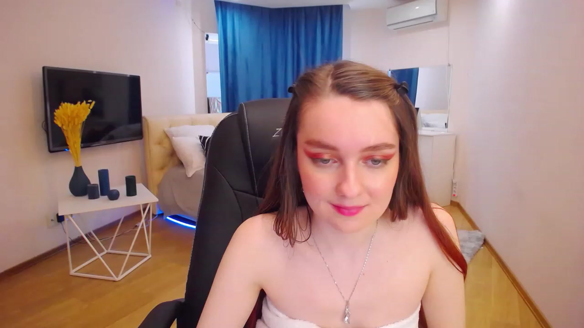Gallery image thumbnail from Milim_Nava's myfreecams stream on, 04/24/2023, 13:39 image 14 of 20