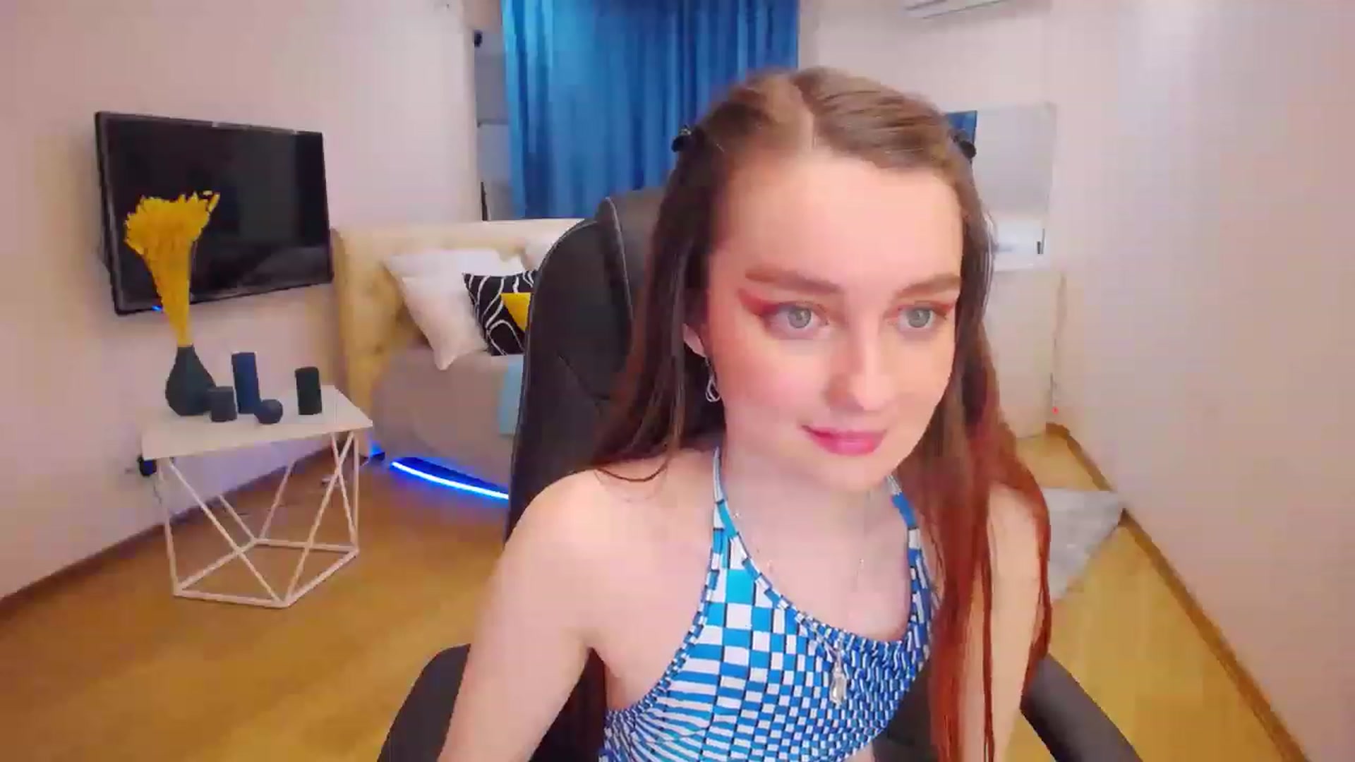 Gallery image thumbnail from Milim_Nava's myfreecams stream on, 04/24/2023, 15:36 image 17 of 20