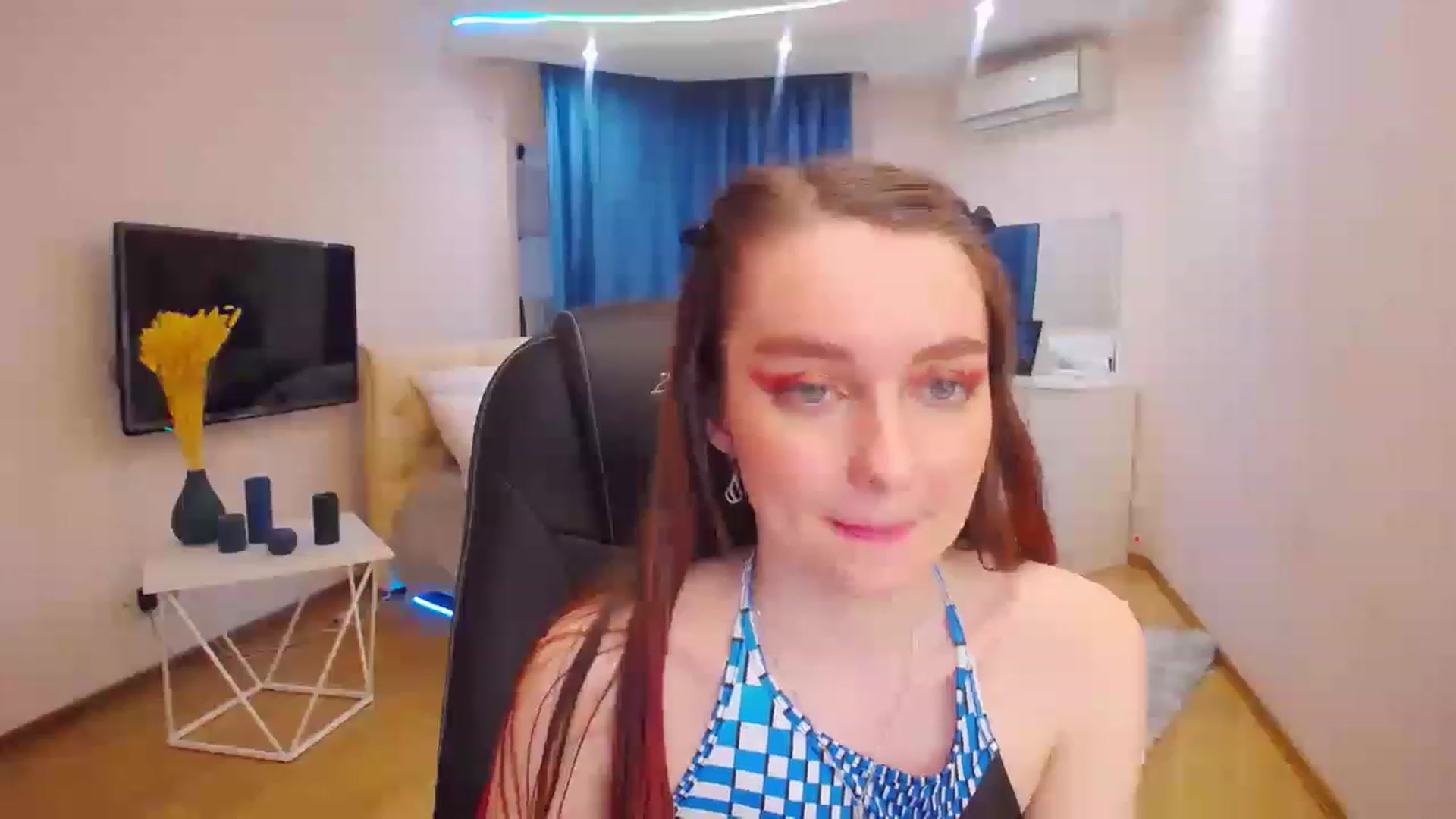 Gallery image thumbnail from Milim_Nava's myfreecams stream on, 04/24/2023, 15:36 image 14 of 20