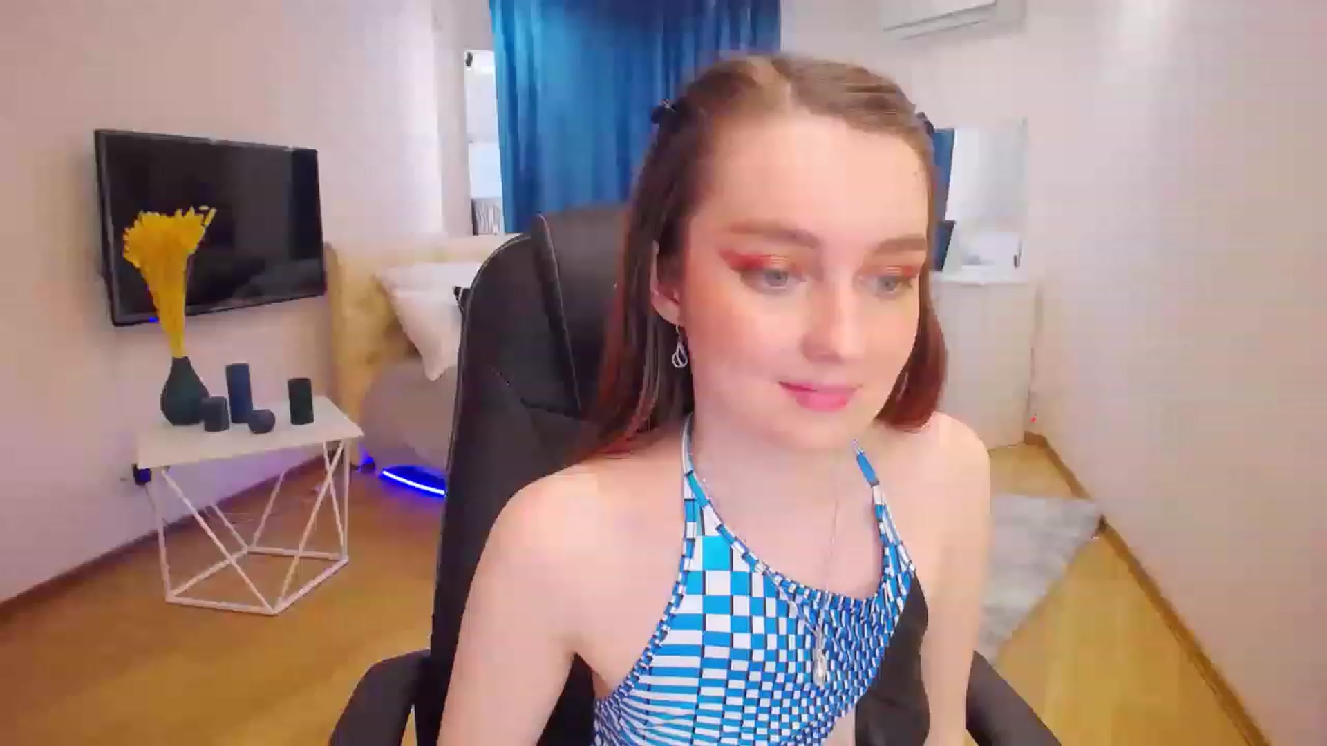 Gallery image thumbnail from Milim_Nava's myfreecams stream on, 04/24/2023, 15:36 image 2 of 20