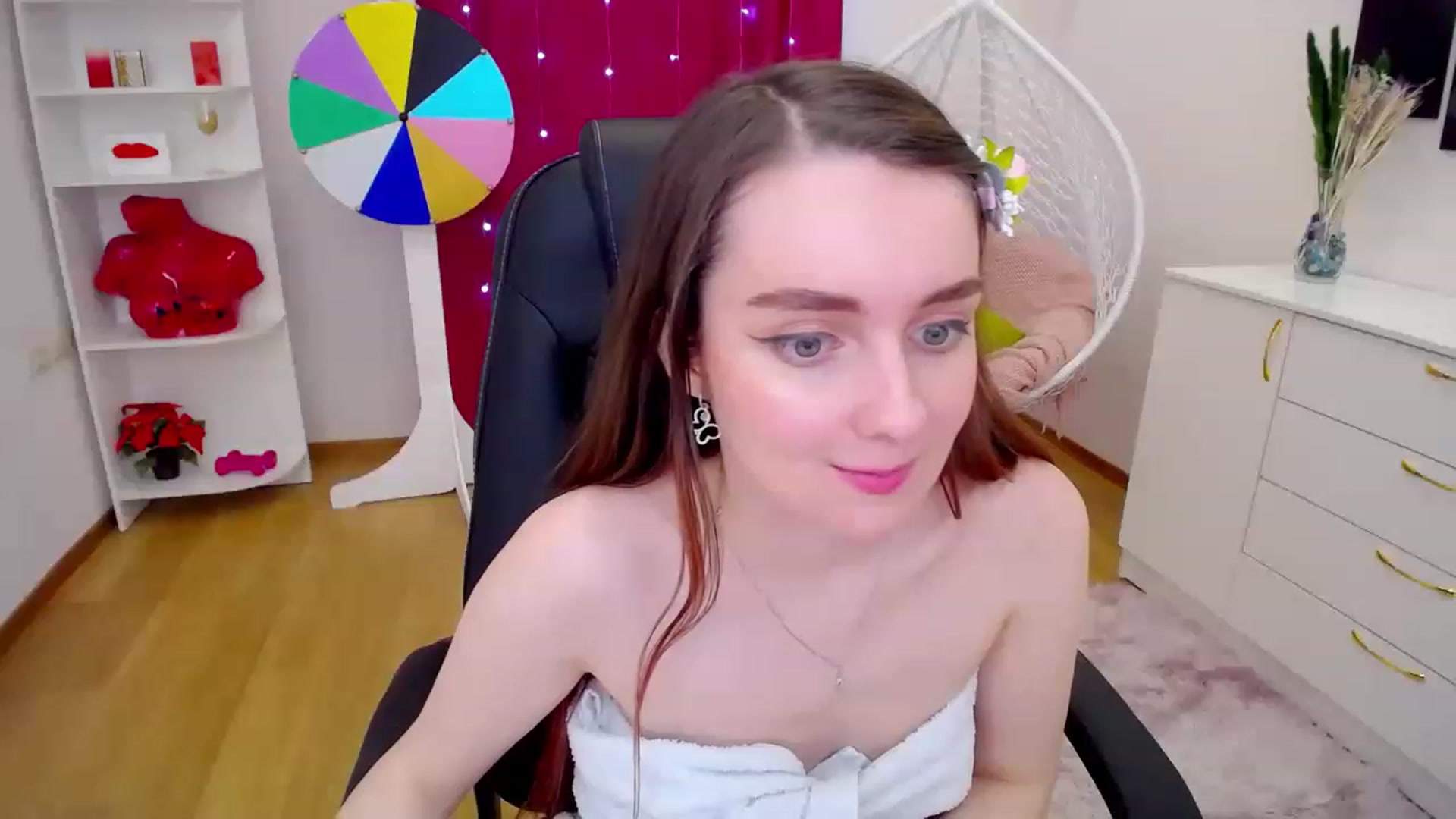Gallery image thumbnail from Milim_Nava's myfreecams stream on, 05/01/2023, 08:43 image 17 of 20