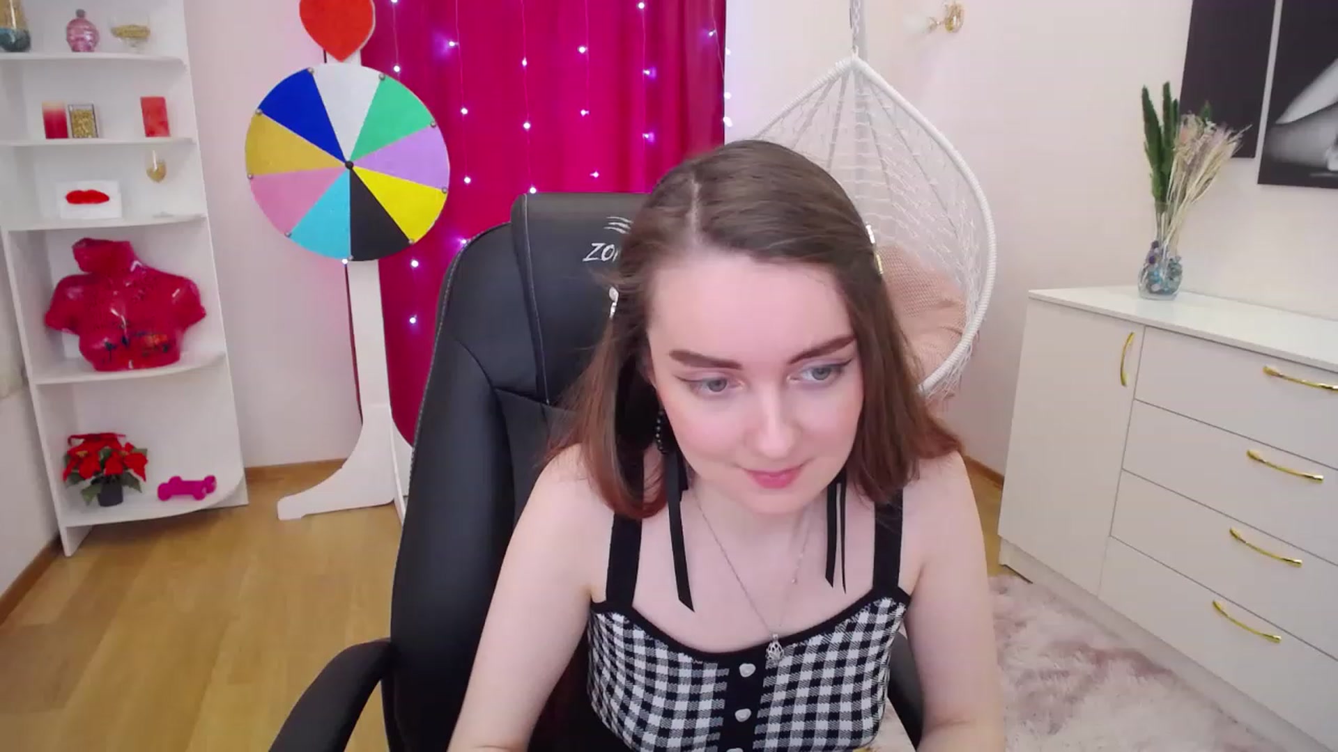 Gallery image thumbnail from Milim_Nava's myfreecams stream on, 05/04/2023, 12:46 image 10 of 20
