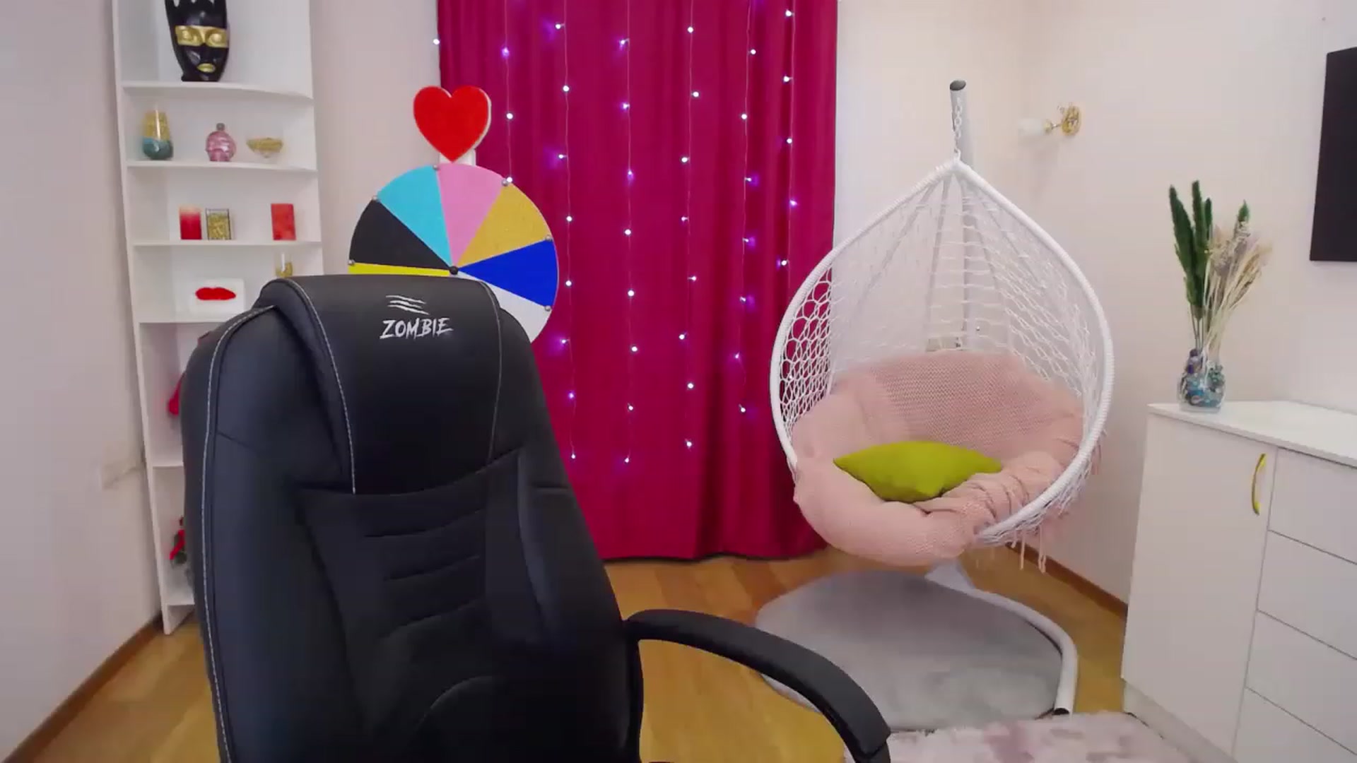 Gallery image thumbnail from Milim_Nava's myfreecams stream on, 05/15/2023, 15:55 image 11 of 20