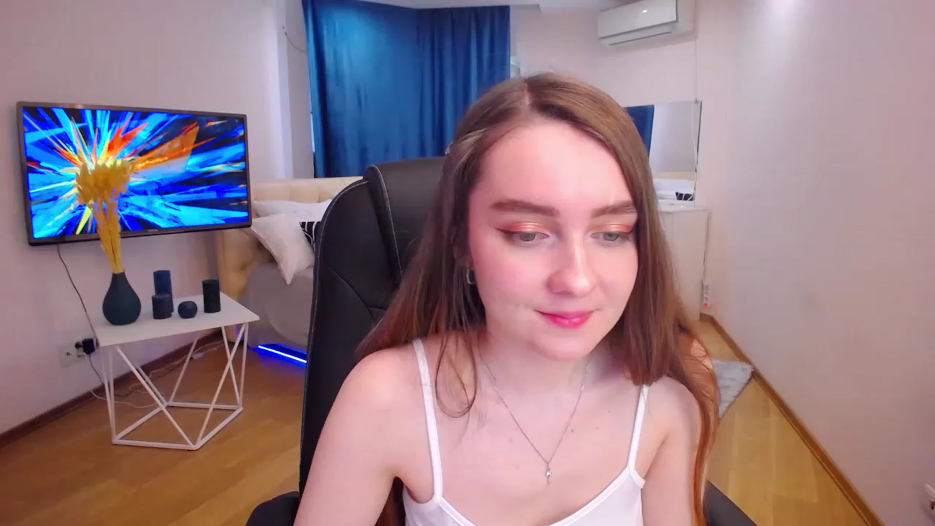 Gallery image thumbnail from Milim_Nava's myfreecams stream on, 05/27/2023, 10:45 image 3 of 20