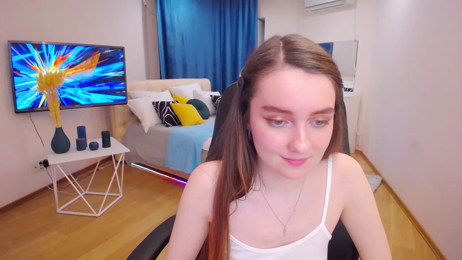 Gallery image thumbnail from Milim_Nava's myfreecams stream on, 05/27/2023, 15:55 image 15 of 20