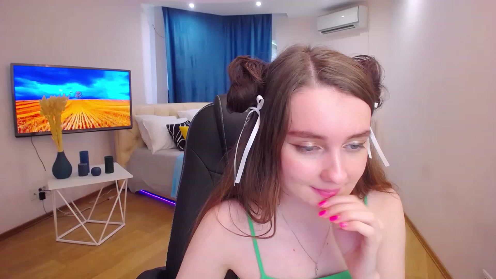 Gallery image thumbnail from Milim_Nava's myfreecams stream on, 05/31/2023, 09:51 image 19 of 20