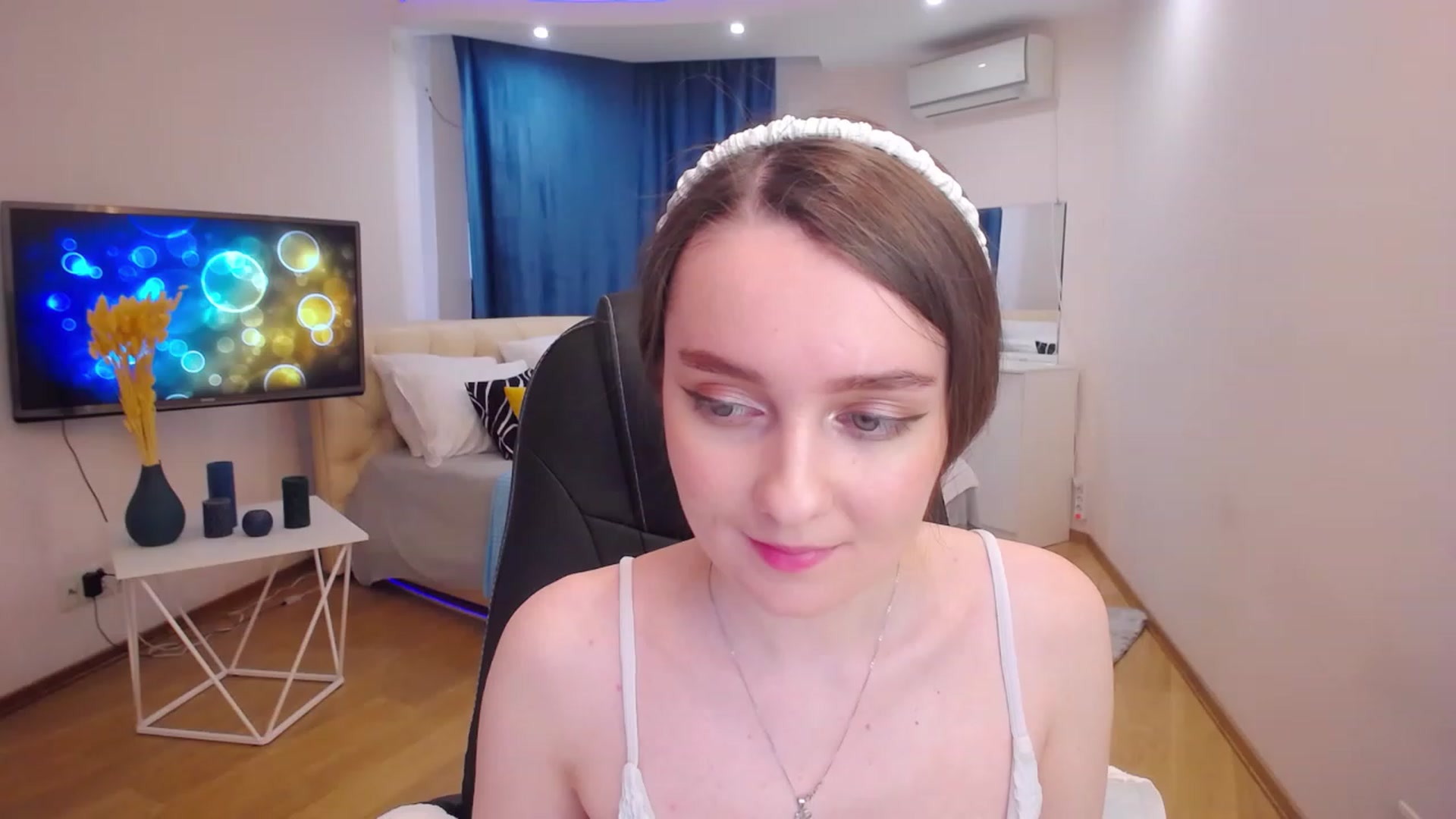 Gallery image thumbnail from Milim_Nava's myfreecams stream on, 06/03/2023, 08:03 image 12 of 20