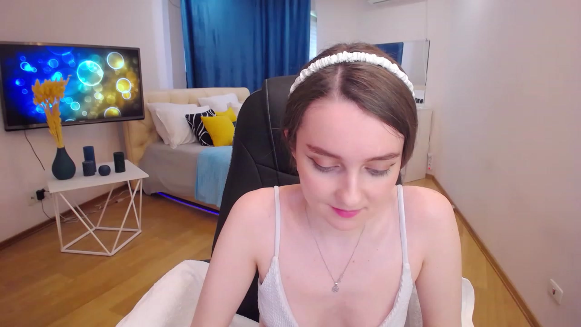 Gallery image thumbnail from Milim_Nava's myfreecams stream on, 06/03/2023, 08:03 image 4 of 20