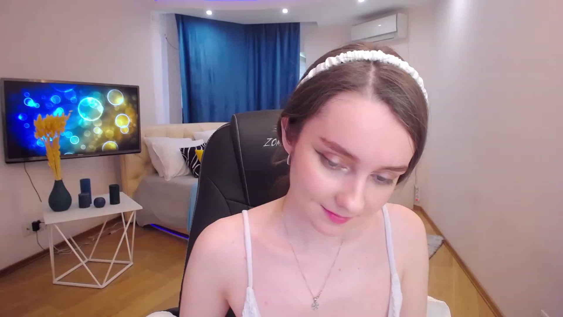 Gallery image thumbnail from Milim_Nava's myfreecams stream on, 06/03/2023, 08:03 image 11 of 20