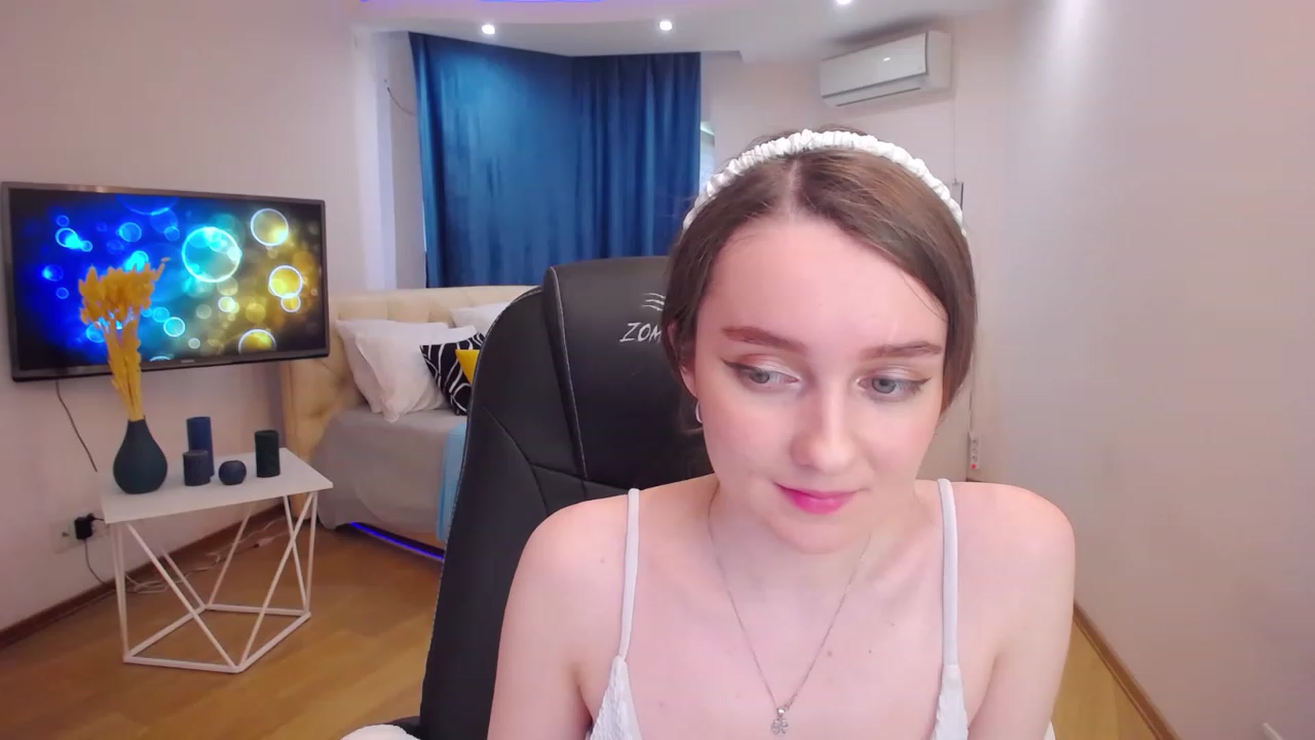 Gallery image thumbnail from Milim_Nava's myfreecams stream on, 06/03/2023, 08:03 image 13 of 20