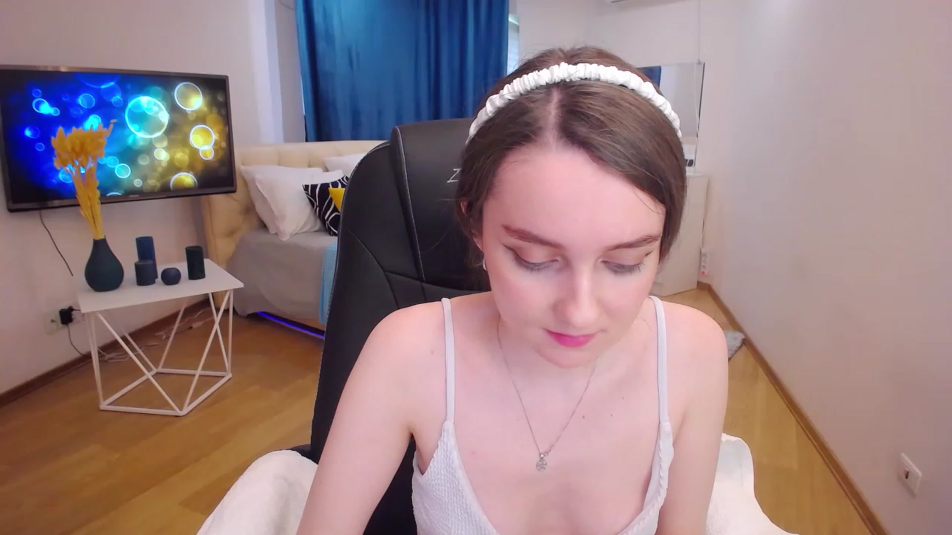 Gallery image thumbnail from Milim_Nava's myfreecams stream on, 06/03/2023, 08:03 image 15 of 20