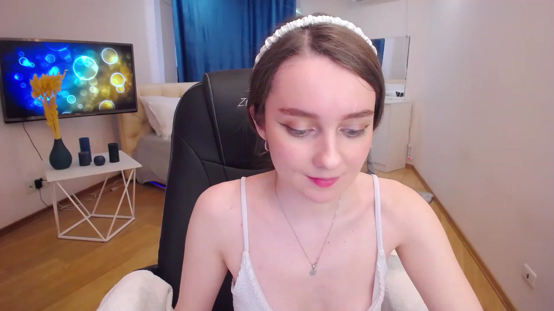 Gallery image thumbnail from Milim_Nava's myfreecams stream on, 06/03/2023, 08:03 image 19 of 20