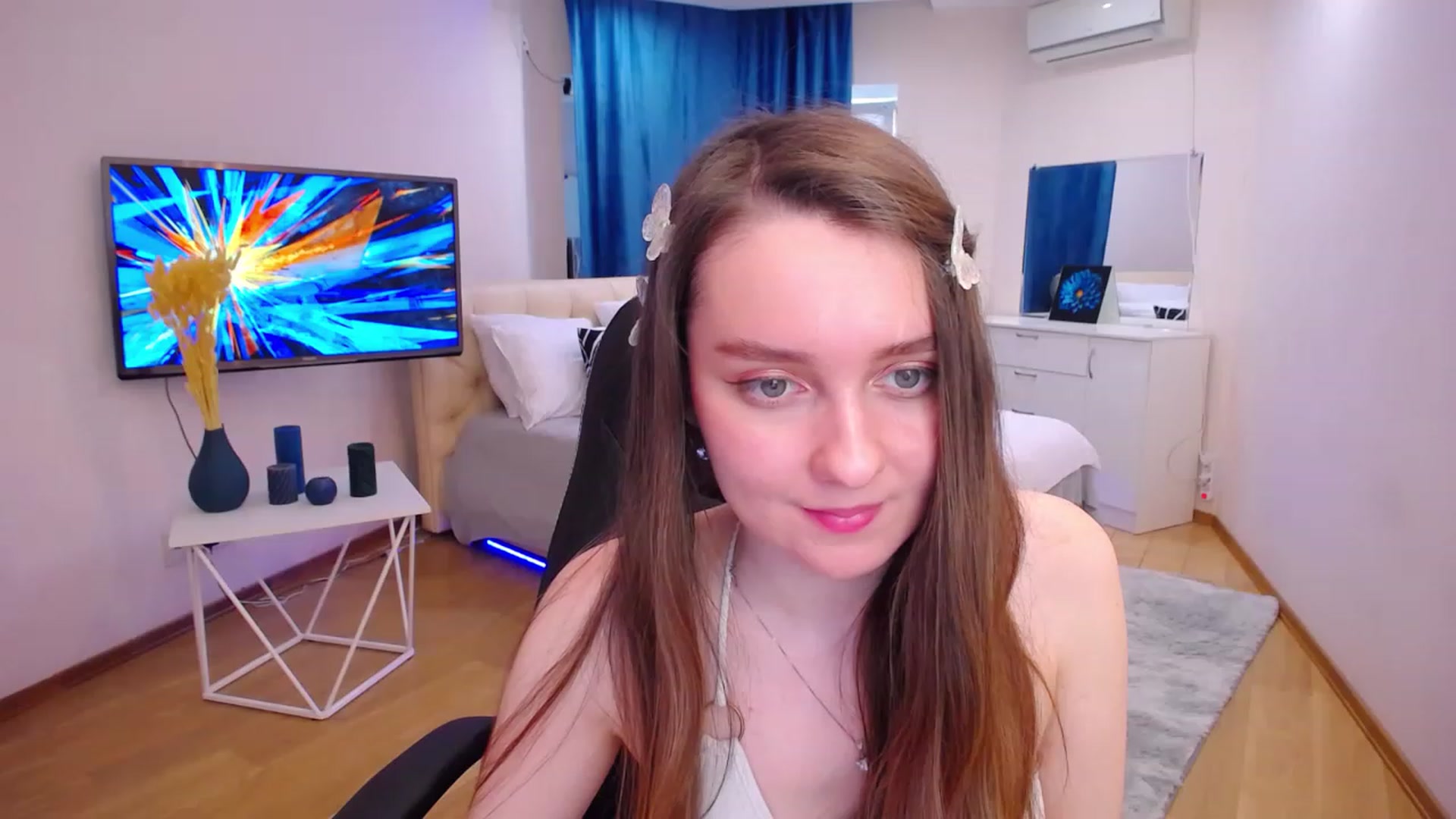 Gallery image thumbnail from Milim_Nava's myfreecams stream on, 06/14/2023, 09:10 image 3 of 20