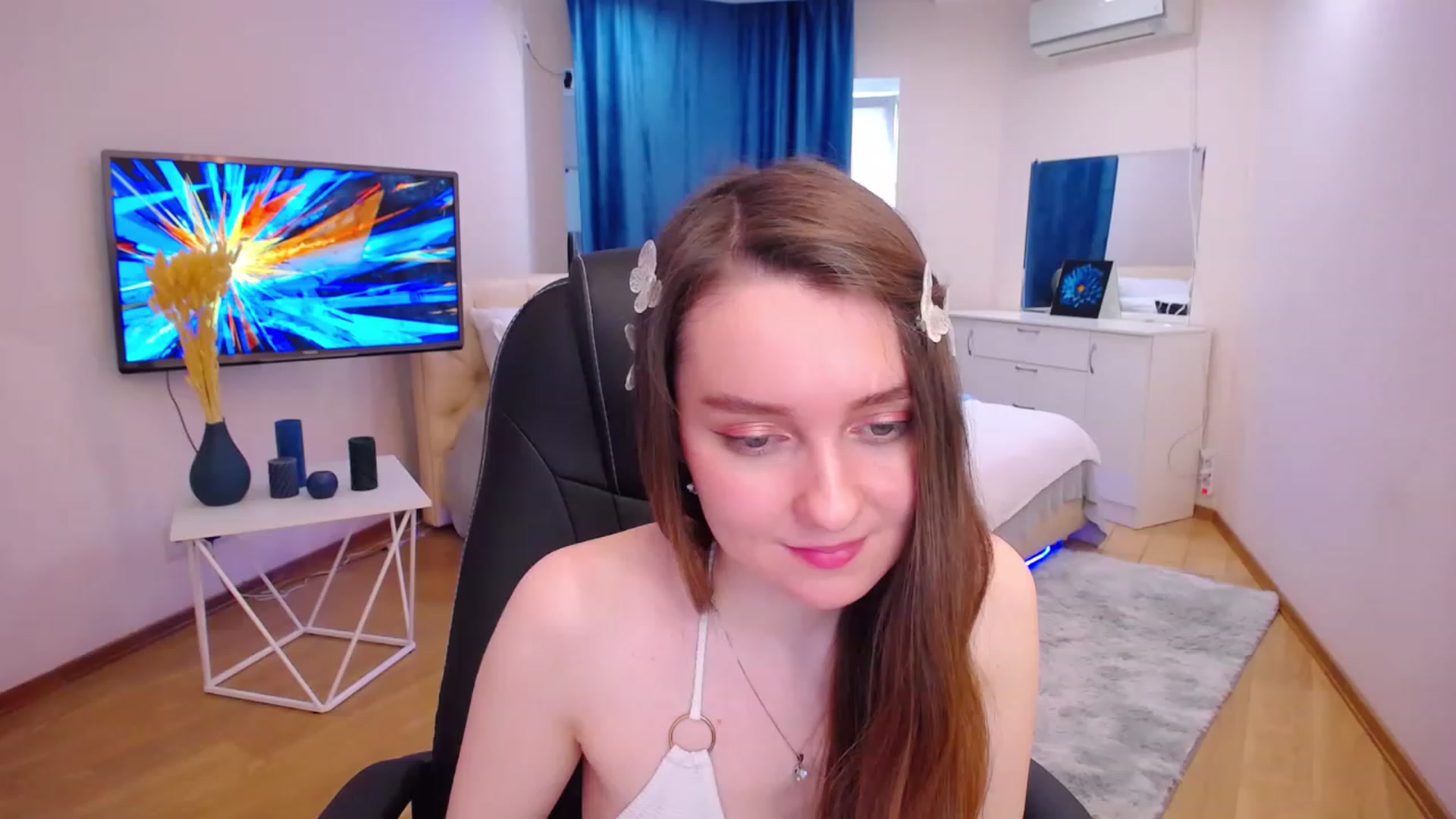 Gallery image thumbnail from Milim_Nava's myfreecams stream on, 06/14/2023, 09:10 image 14 of 20
