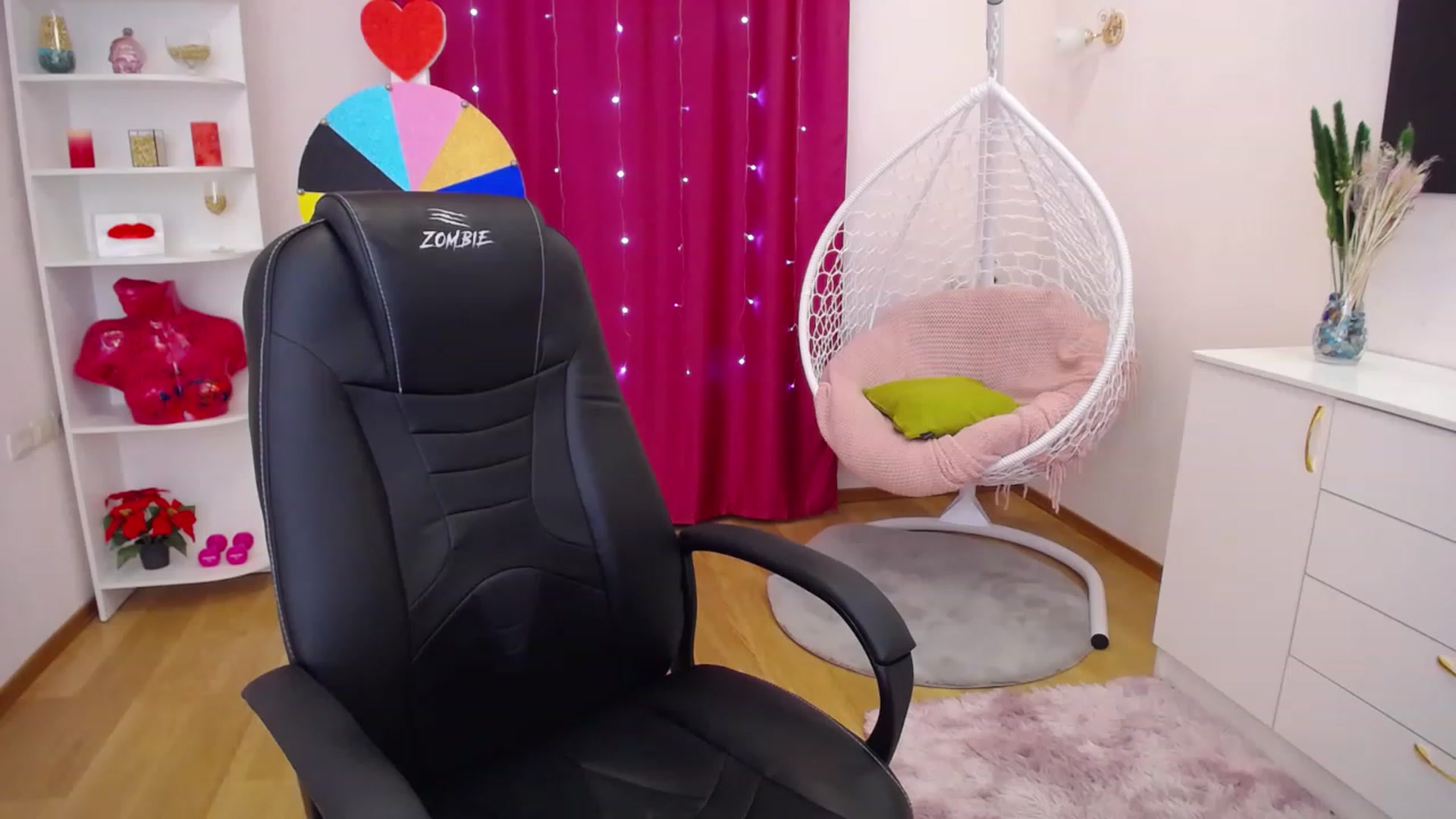 Gallery image thumbnail from Milim_Nava's myfreecams stream on, 06/15/2023, 09:42 image 9 of 20