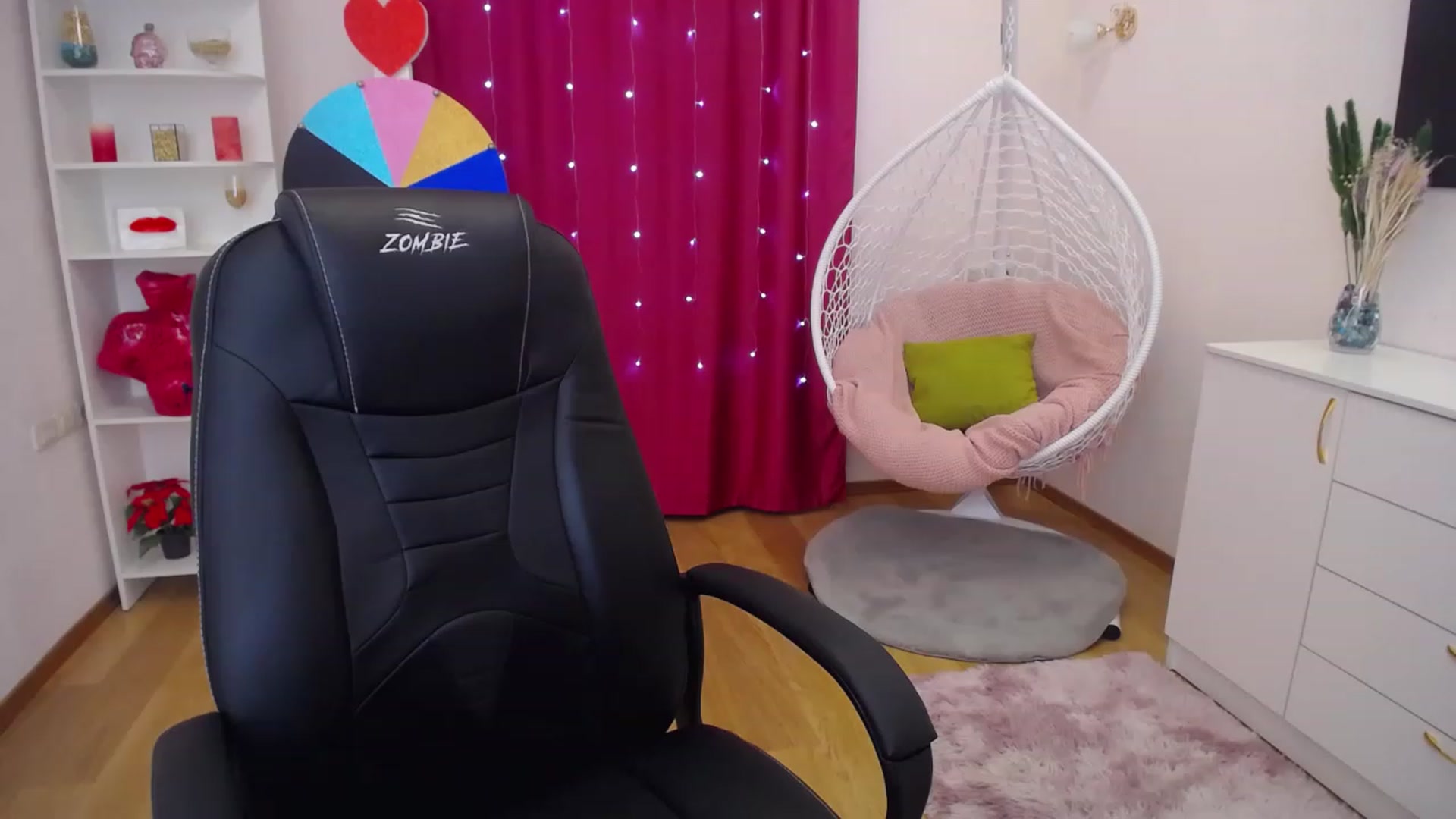 Gallery image thumbnail from Milim_Nava's myfreecams stream on, 06/19/2023, 14:45 image 3 of 20