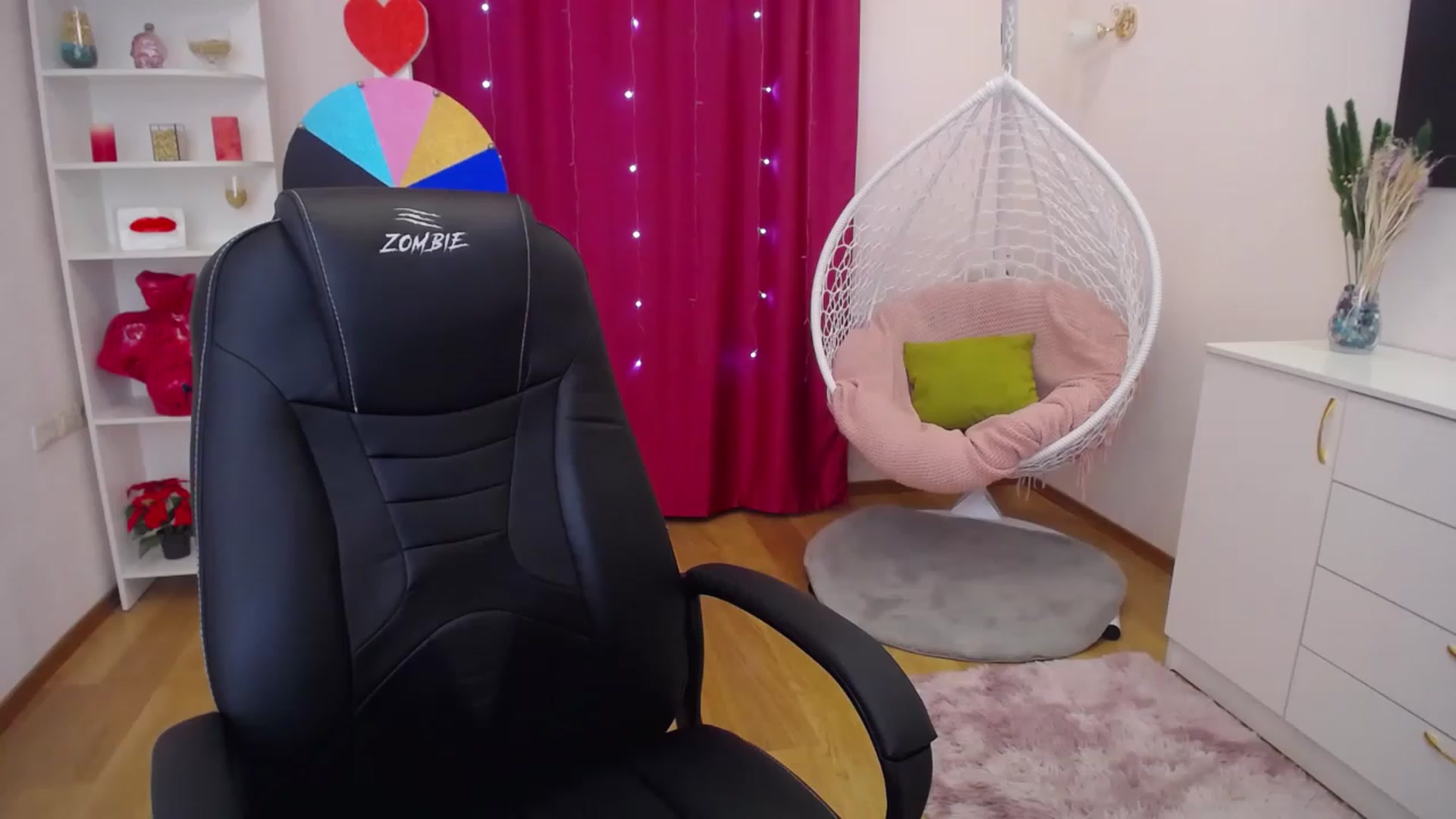 Gallery image thumbnail from Milim_Nava's myfreecams stream on, 06/19/2023, 14:45 image 4 of 20