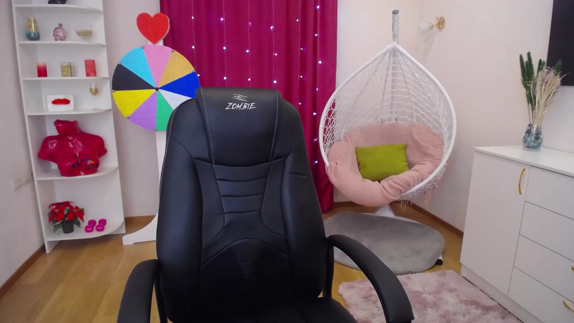 Gallery image thumbnail from Milim_Nava's myfreecams stream on, 06/19/2023, 16:46 image 10 of 20