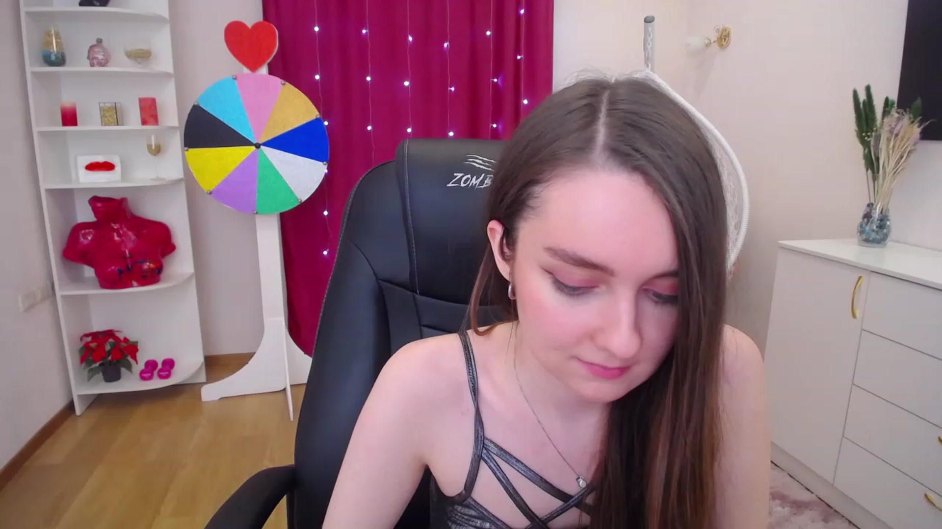 Gallery image thumbnail from Milim_Nava's myfreecams stream on, 06/19/2023, 16:46 image 11 of 20