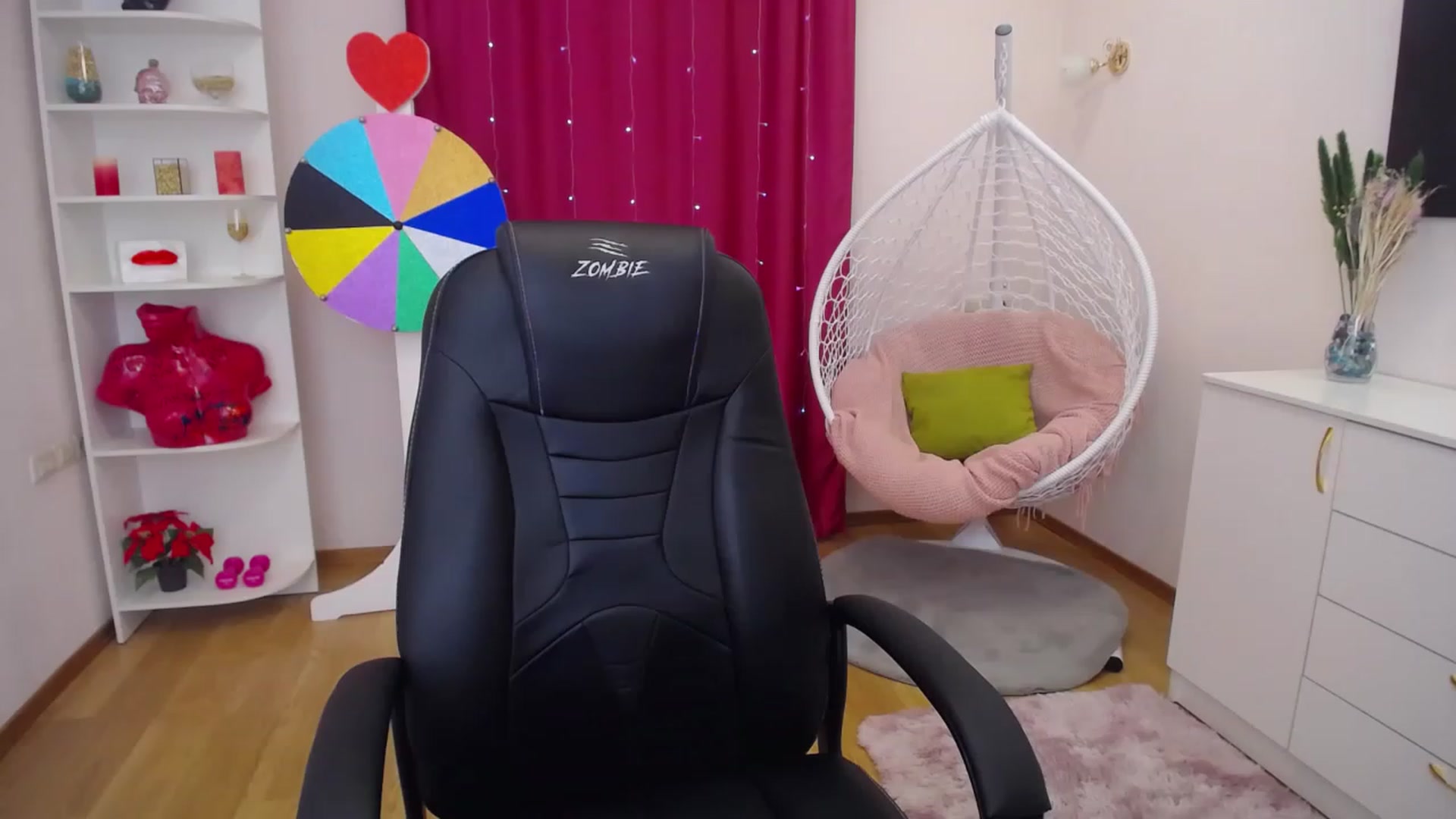 Gallery image thumbnail from Milim_Nava's myfreecams stream on, 06/19/2023, 16:46 image 9 of 20