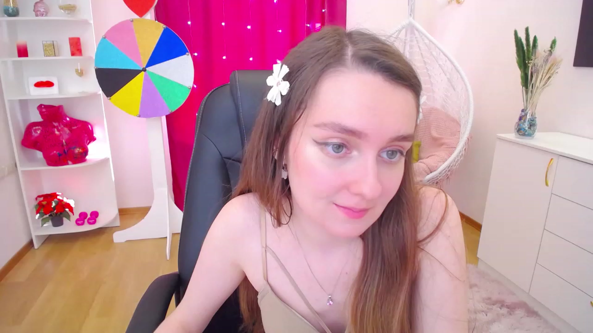 Gallery image thumbnail from Milim_Nava's myfreecams stream on, 06/25/2023, 14:10 image 4 of 20