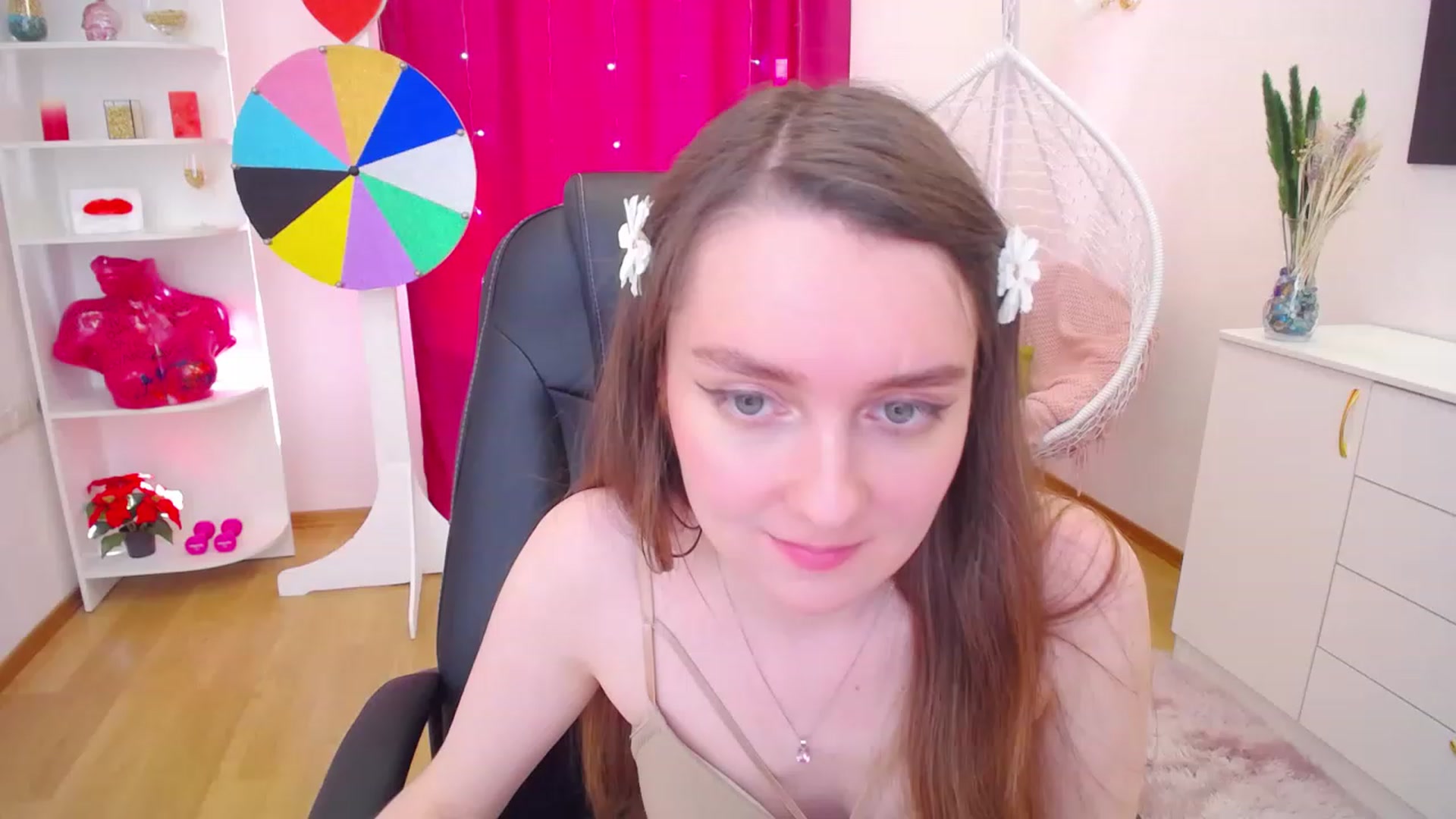 Gallery image thumbnail from Milim_Nava's myfreecams stream on, 06/25/2023, 14:10 image 3 of 20