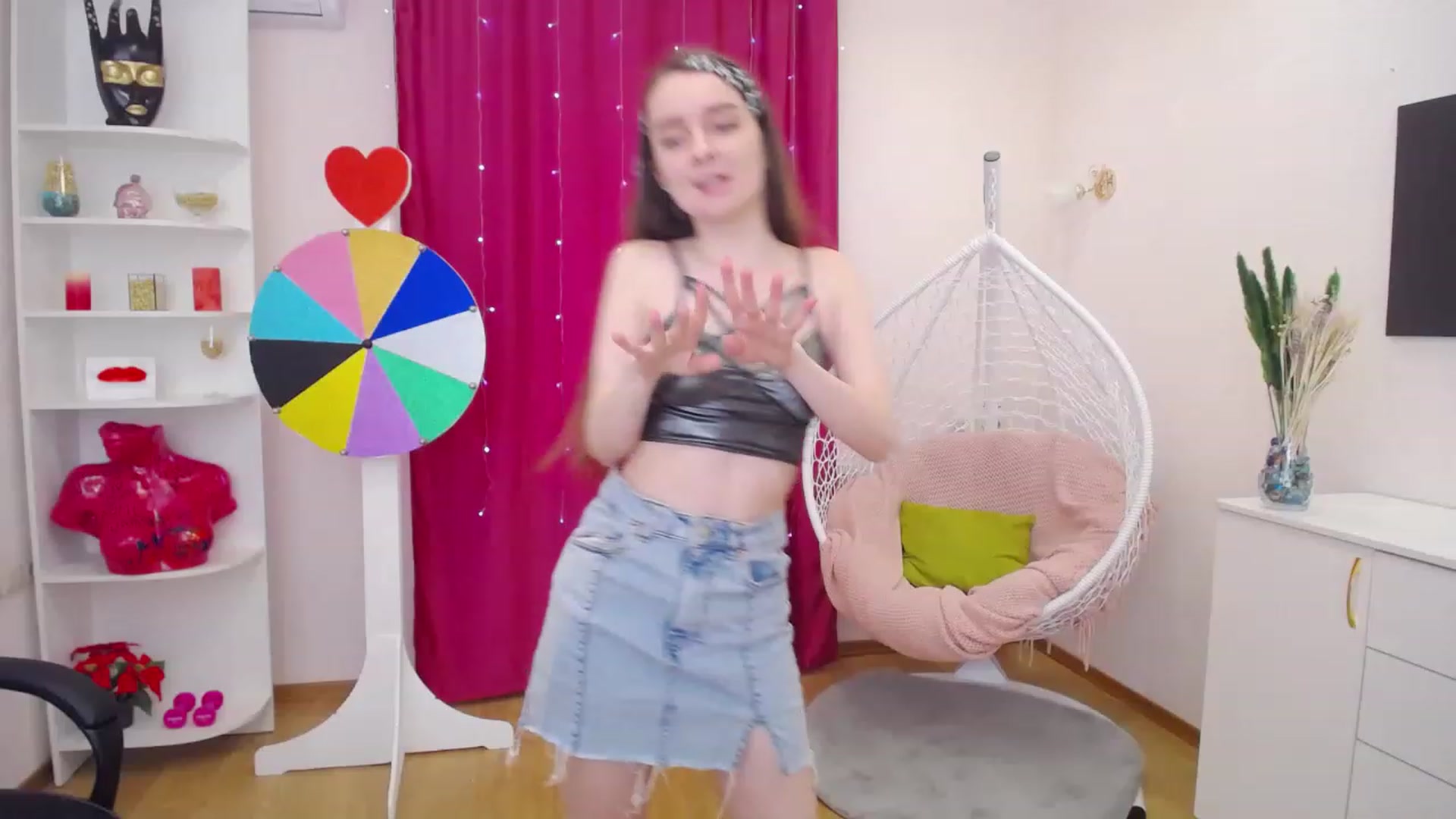 Gallery image thumbnail from Milim_Nava's myfreecams stream on, 06/26/2023, 08:56 image 18 of 20