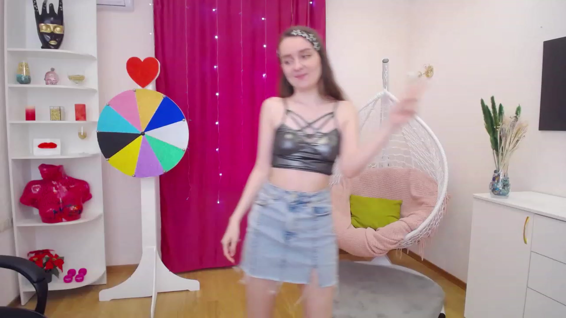 Gallery image thumbnail from Milim_Nava's myfreecams stream on, 06/26/2023, 08:56 image 14 of 20