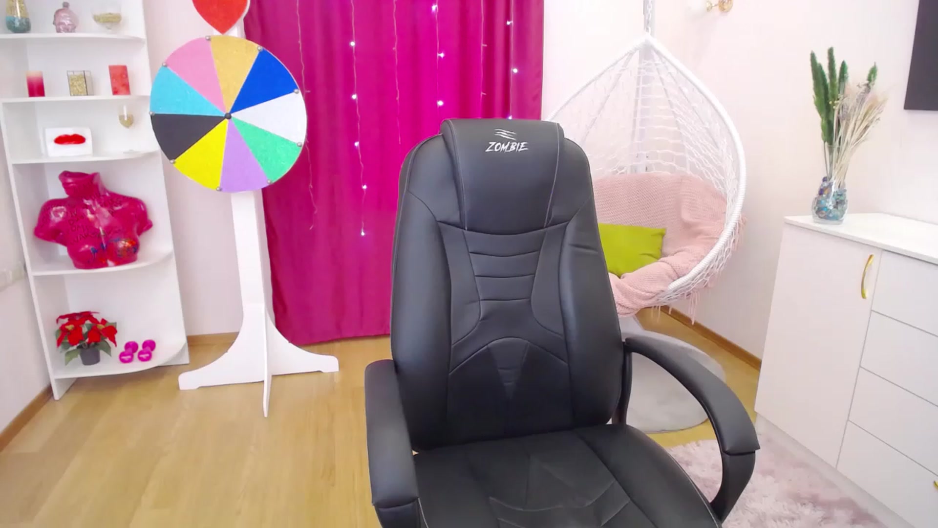 Gallery image thumbnail from Milim_Nava's myfreecams stream on, 06/26/2023, 09:46 image 15 of 20
