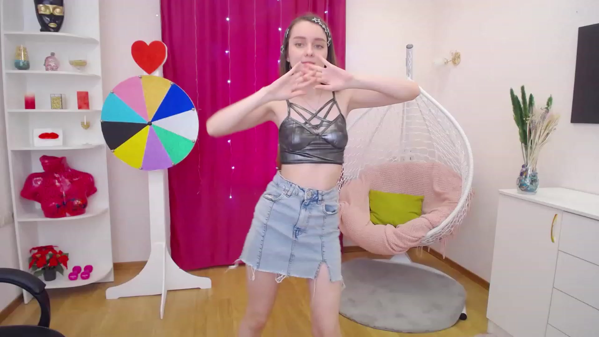Gallery image thumbnail from Milim_Nava's myfreecams stream on, 06/26/2023, 09:46 image 10 of 20
