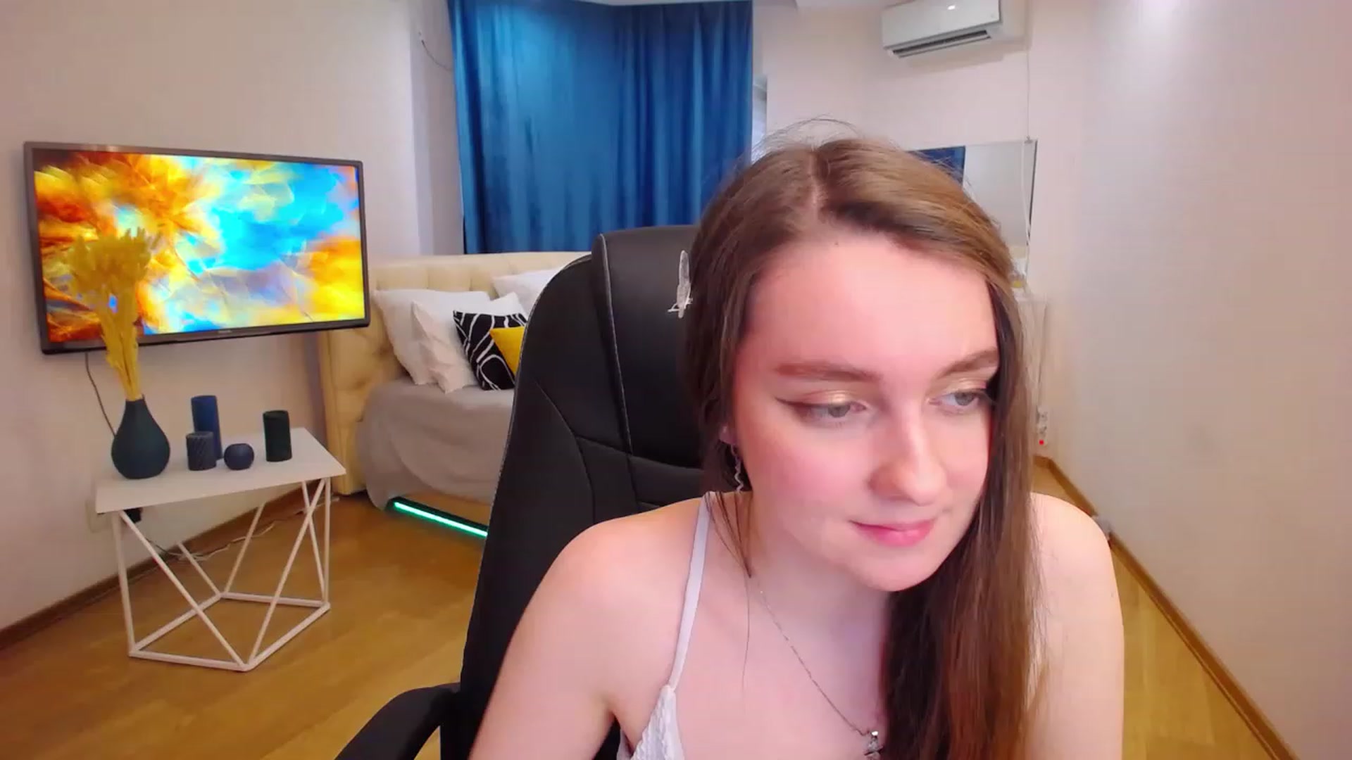 Gallery image thumbnail from Milim_Nava's myfreecams stream on, 06/27/2023, 14:58 image 2 of 20