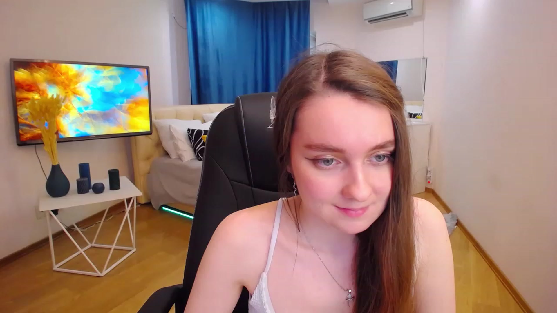 Gallery image thumbnail from Milim_Nava's myfreecams stream on, 06/27/2023, 14:58 image 3 of 20