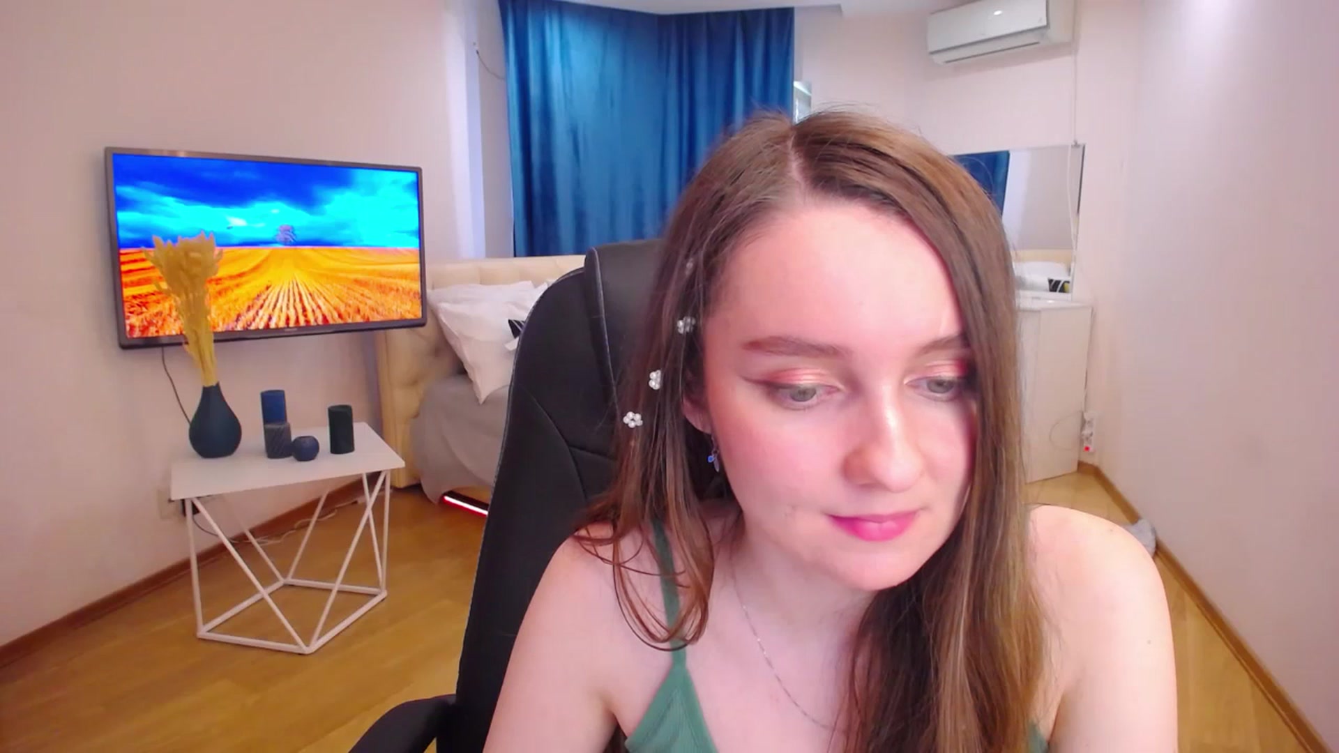 Gallery image thumbnail from Milim_Nava's myfreecams stream on, 07/06/2023, 09:09 image 4 of 20