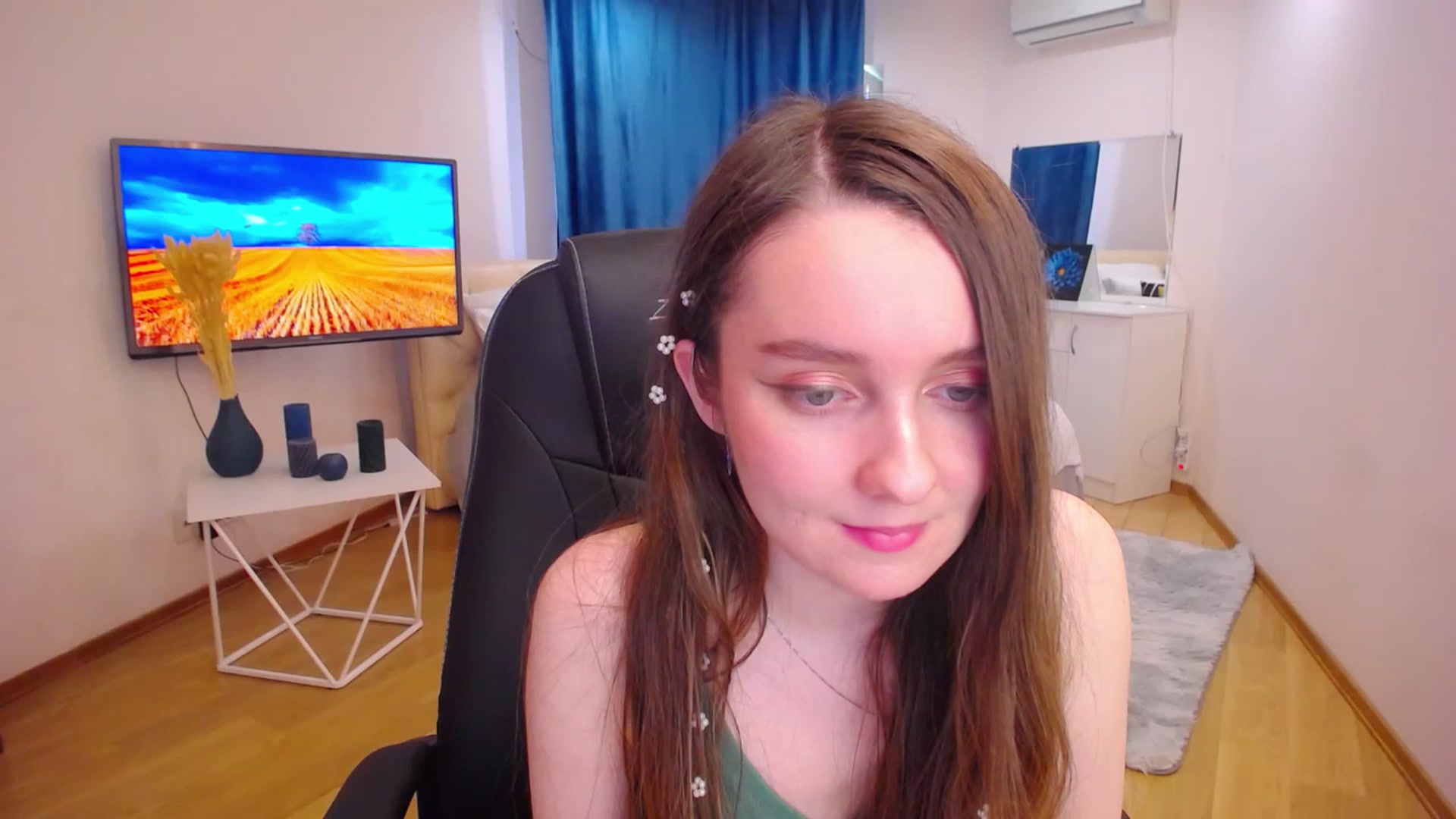 Gallery image thumbnail from Milim_Nava's myfreecams stream on, 07/06/2023, 09:09 image 1 of 20
