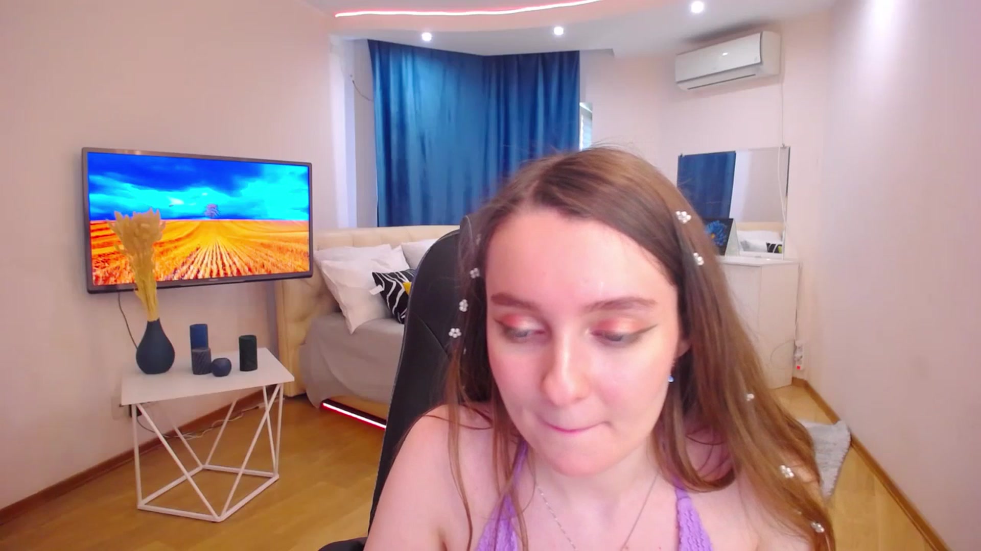Gallery image thumbnail from Milim_Nava's myfreecams stream on, 07/06/2023, 09:09 image 15 of 20
