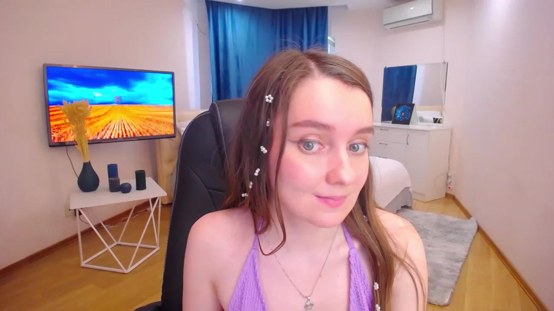 Gallery image thumbnail from Milim_Nava's myfreecams stream on, 07/06/2023, 09:46 image 7 of 20