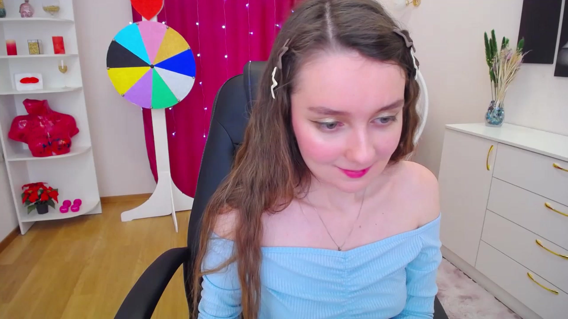 Gallery image thumbnail from Milim_Nava's myfreecams stream on, 07/15/2023, 11:14 image 16 of 20