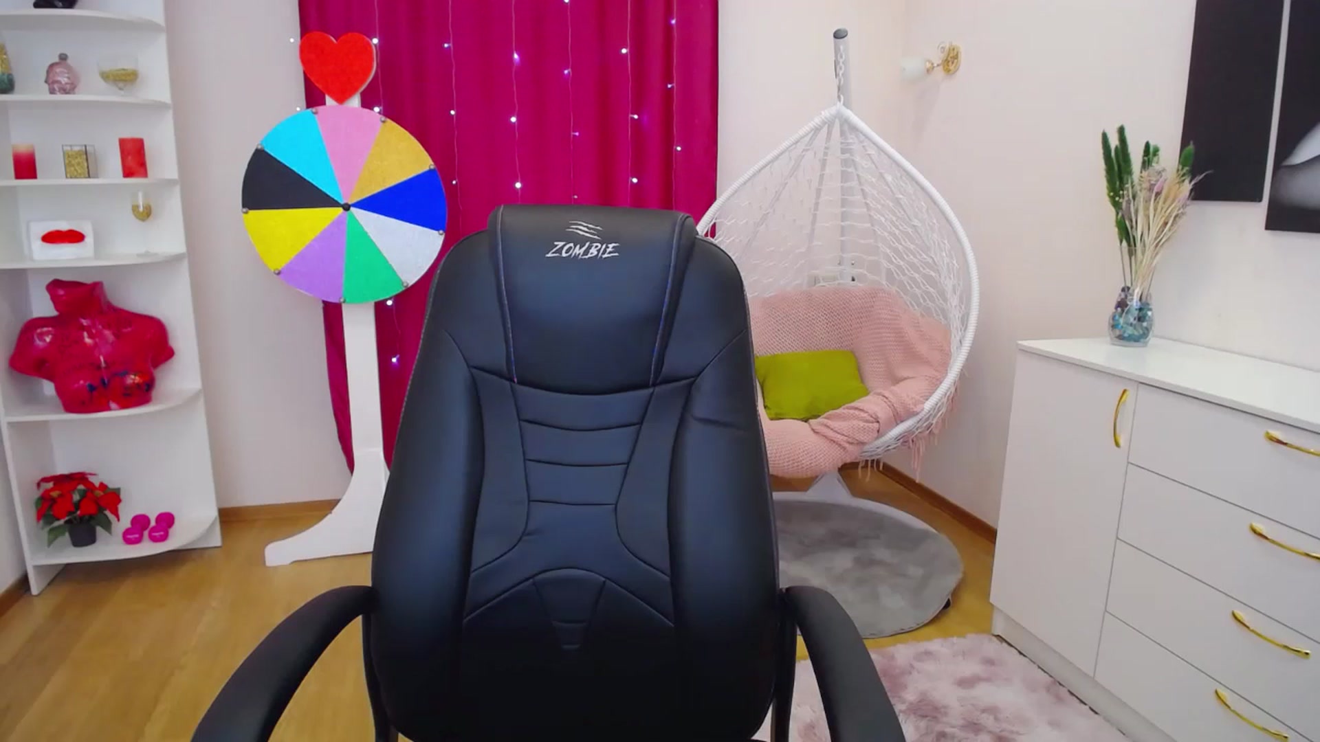 Gallery image thumbnail from Milim_Nava's myfreecams stream on, 07/15/2023, 13:00 image 3 of 20