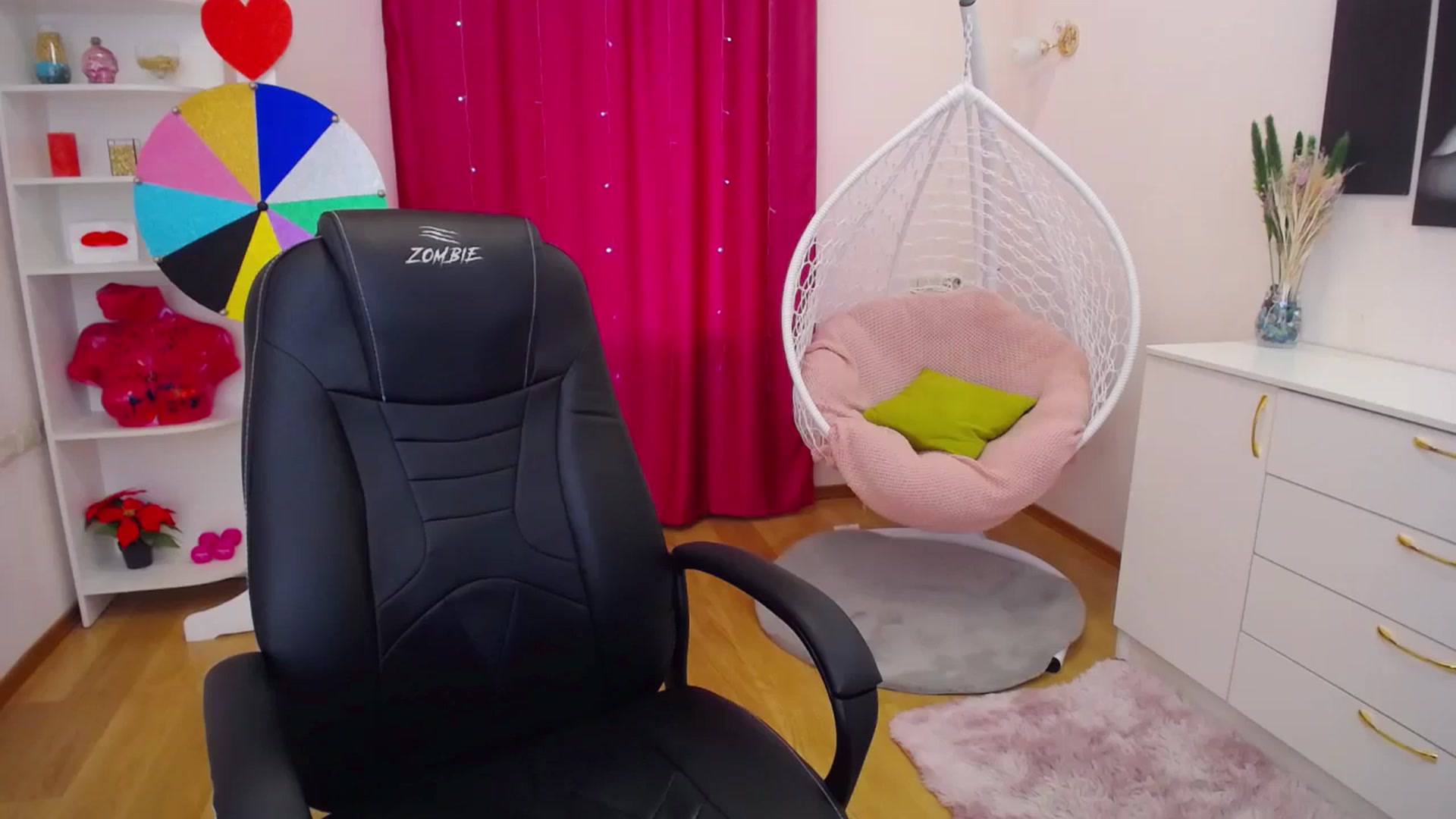 Gallery image thumbnail from Milim_Nava's myfreecams stream on, 10/03/2023, 09:49 image 9 of 20