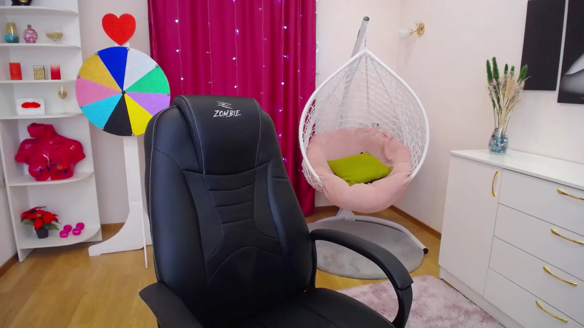 Gallery image thumbnail from Milim_Nava's myfreecams stream on, 11/13/2023, 09:47 image 7 of 20