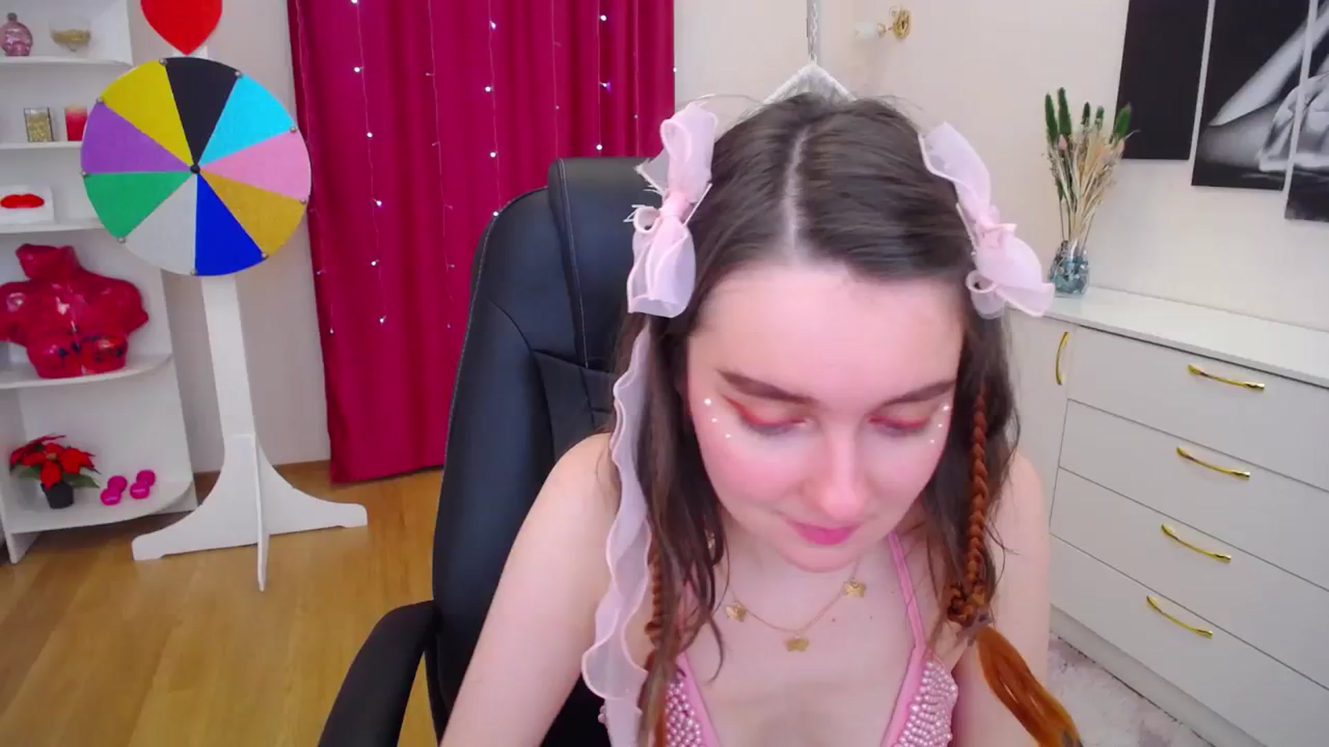 Gallery image thumbnail from Milim_Nava's myfreecams stream on, 11/19/2023, 22:38 image 10 of 20