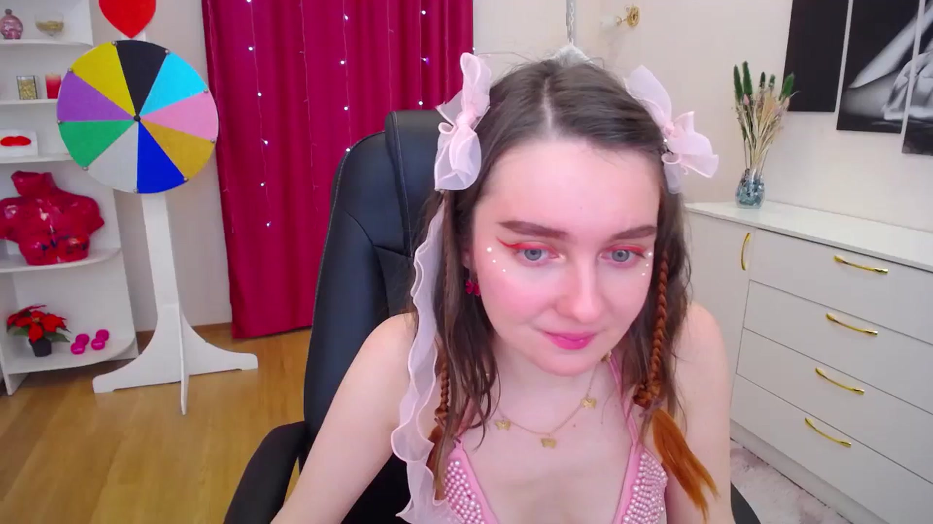 Gallery image thumbnail from Milim_Nava's myfreecams stream on, 11/19/2023, 22:38 image 12 of 20