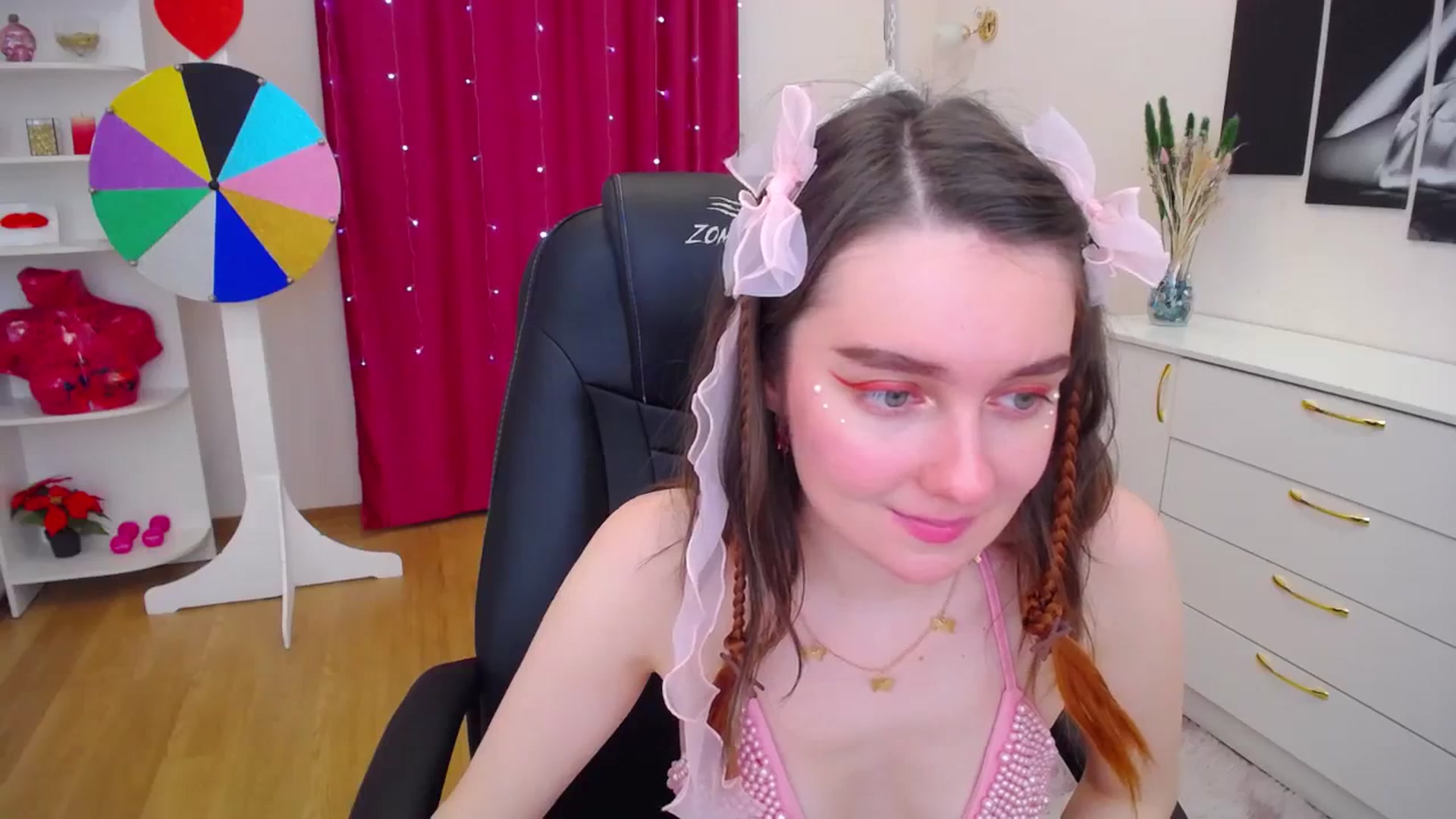Gallery image thumbnail from Milim_Nava's myfreecams stream on, 11/19/2023, 22:38 image 8 of 20