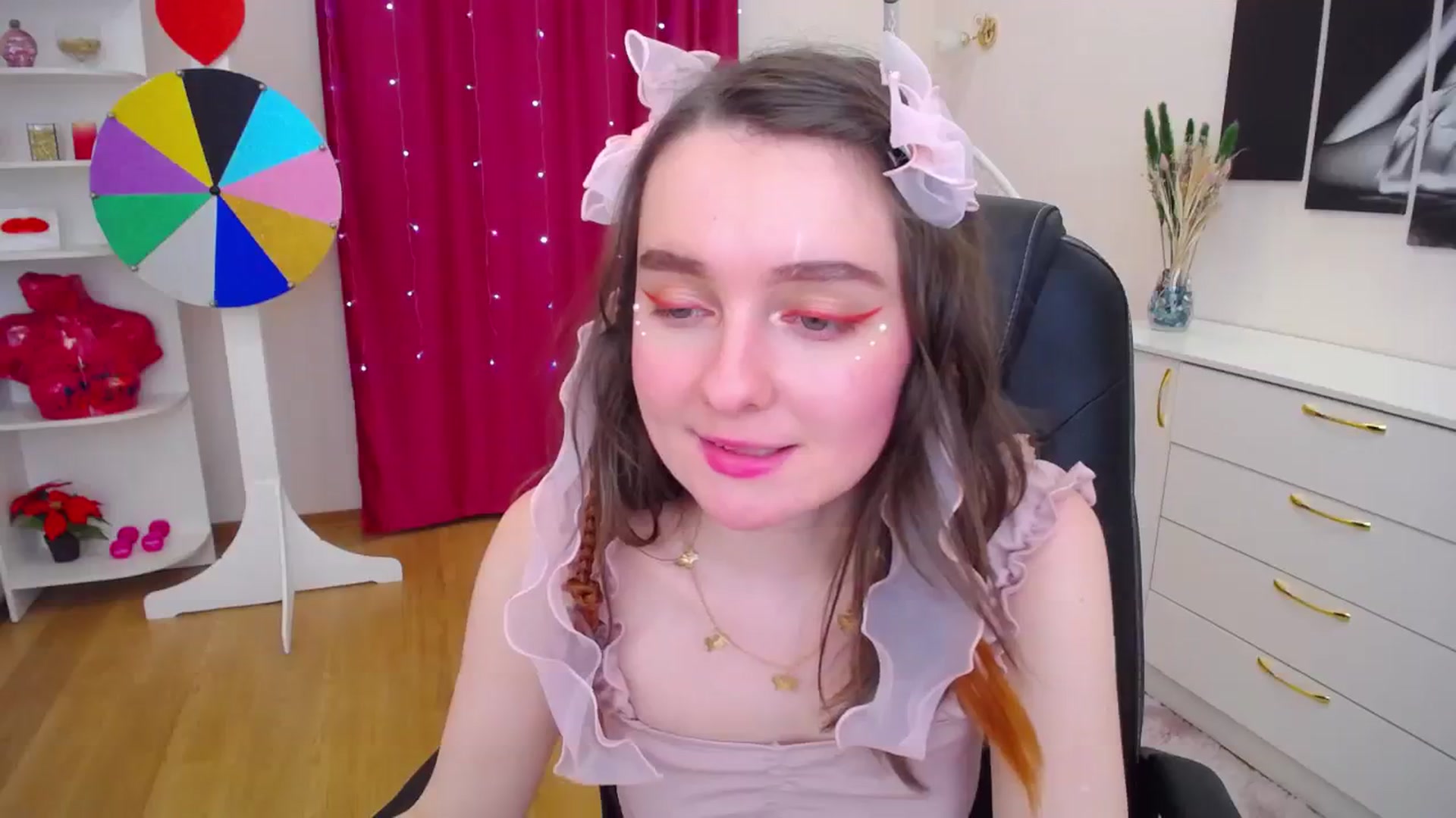 Gallery image thumbnail from Milim_Nava's myfreecams stream on, 11/20/2023, 24:00 image 19 of 20