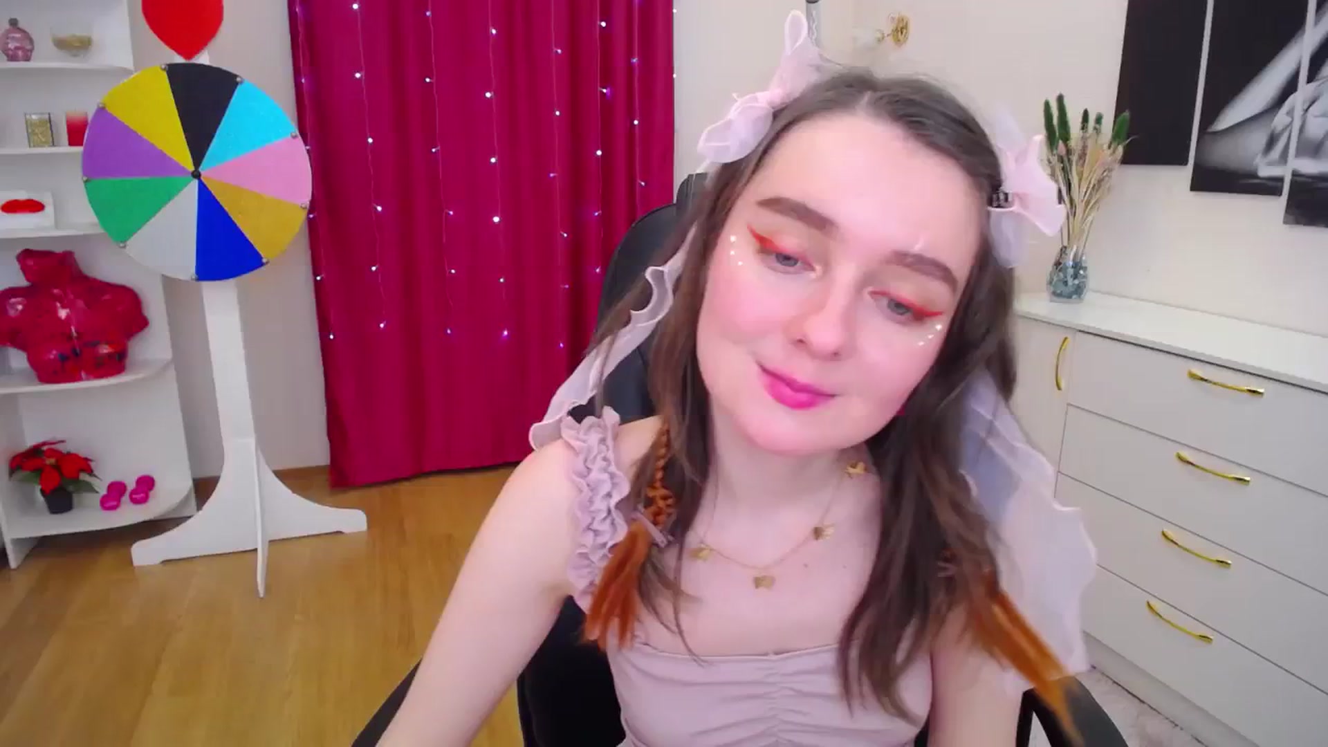 Gallery image thumbnail from Milim_Nava's myfreecams stream on, 11/20/2023, 24:00 image 8 of 20