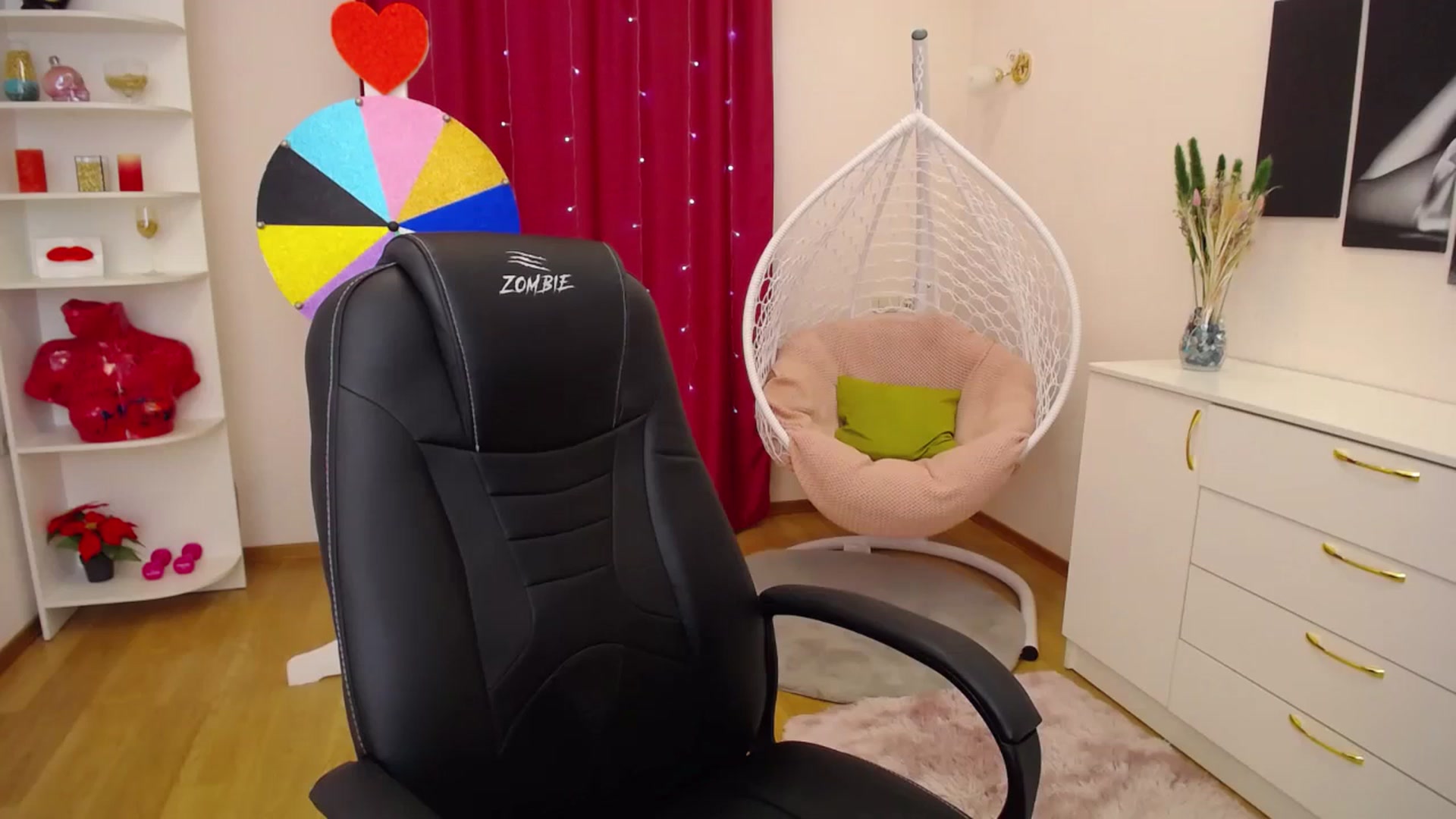 Gallery image thumbnail from Milim_Nava's myfreecams stream on, 11/23/2023, 09:51 image 7 of 20