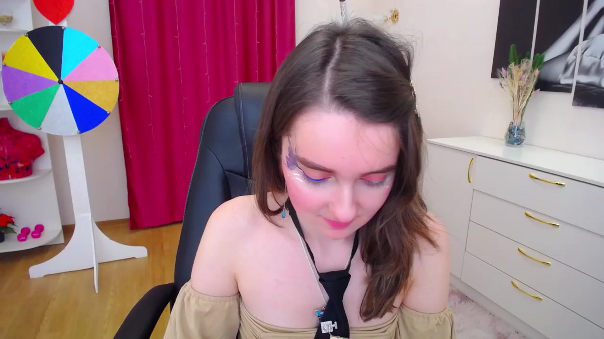 Gallery image thumbnail from Milim_Nava's myfreecams stream on, 12/02/2023, 08:24 image 10 of 20