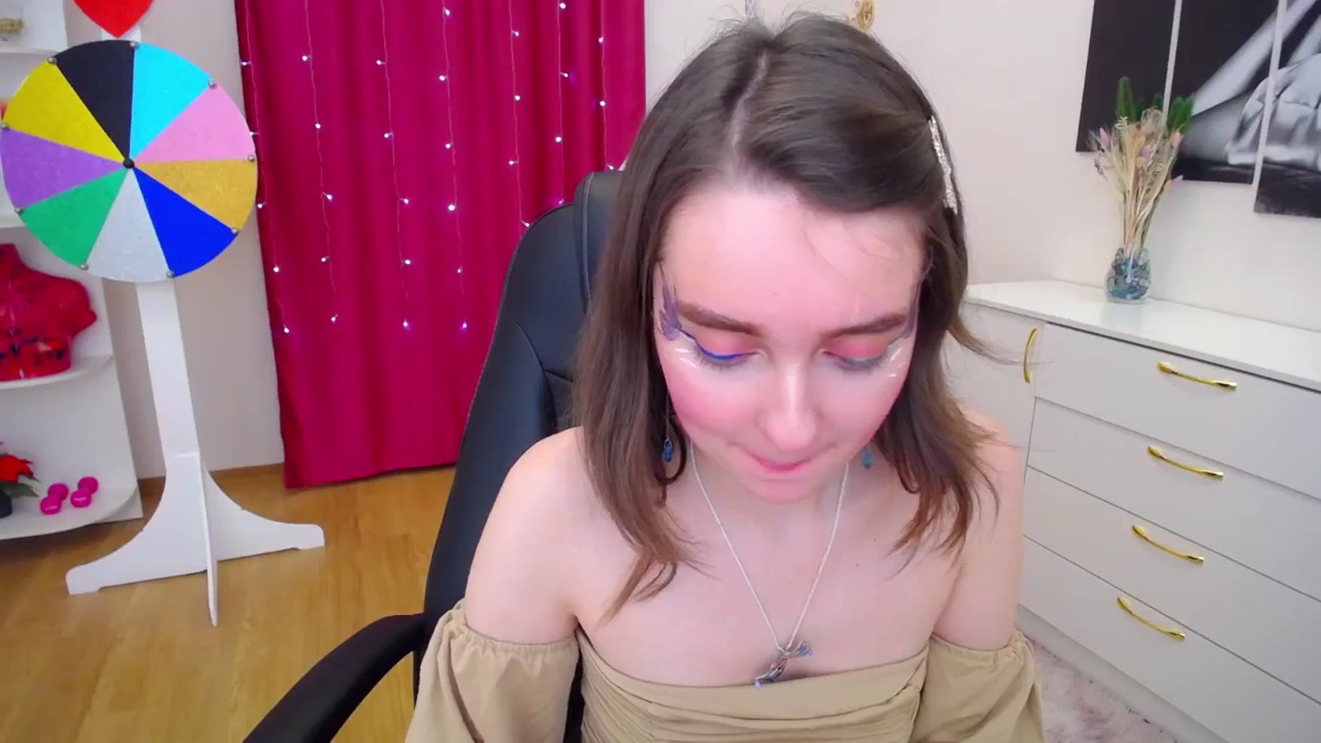 Gallery image thumbnail from Milim_Nava's myfreecams stream on, 12/02/2023, 09:47 image 4 of 20