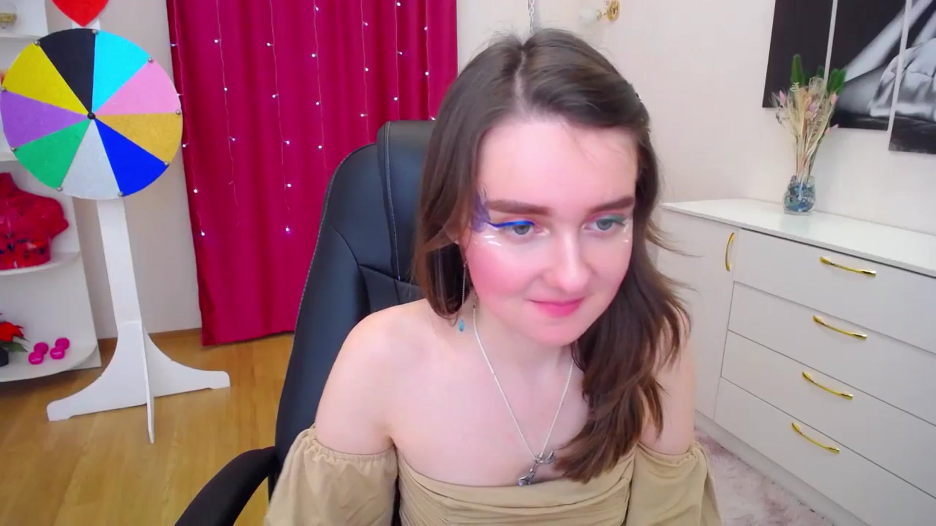 Gallery image thumbnail from Milim_Nava's myfreecams stream on, 12/02/2023, 09:47 image 5 of 20