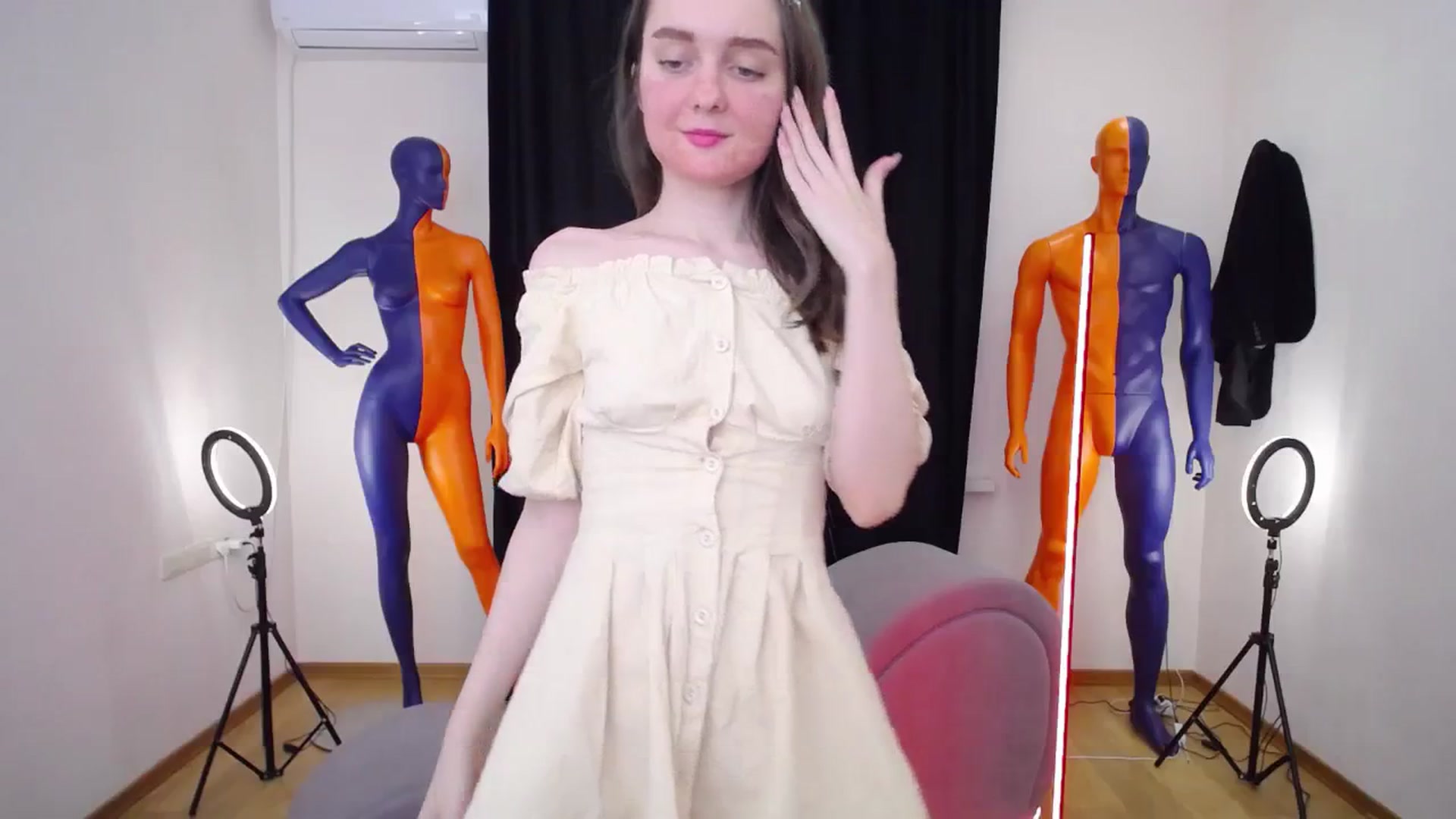 Gallery image thumbnail from Milim_Nava's myfreecams stream on, 12/20/2023, 08:58 image 17 of 20